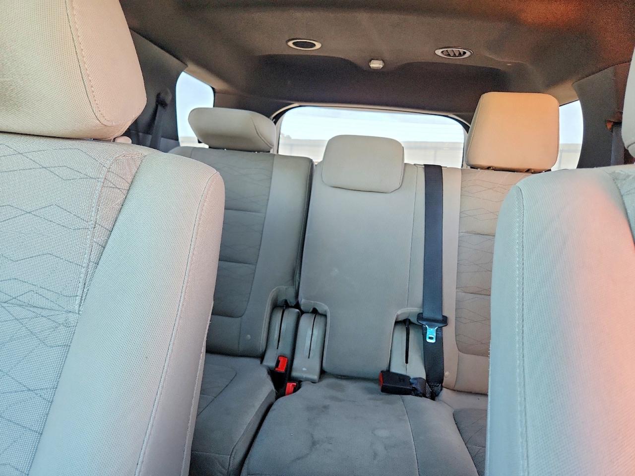 2014 Ford Explorer White vin: 1FM5K7B86EGA01479
