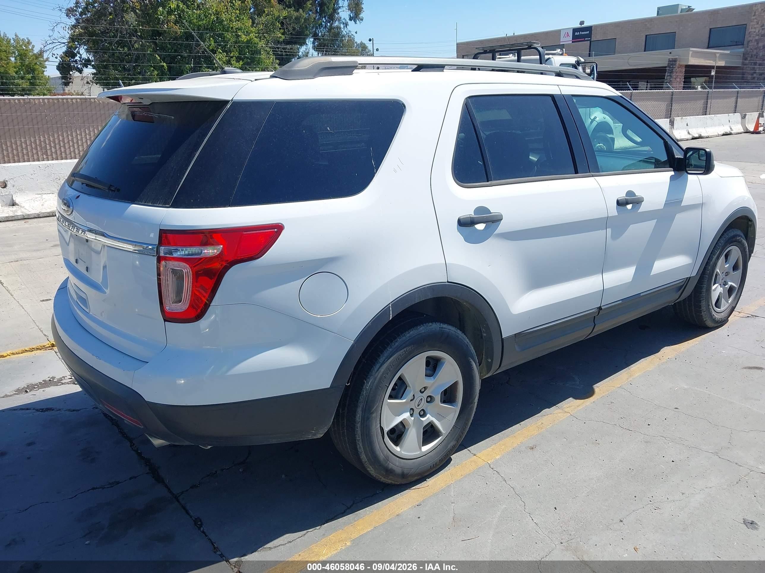 2014 Ford Explorer   White vin: 1FM5K7B86EGA03832