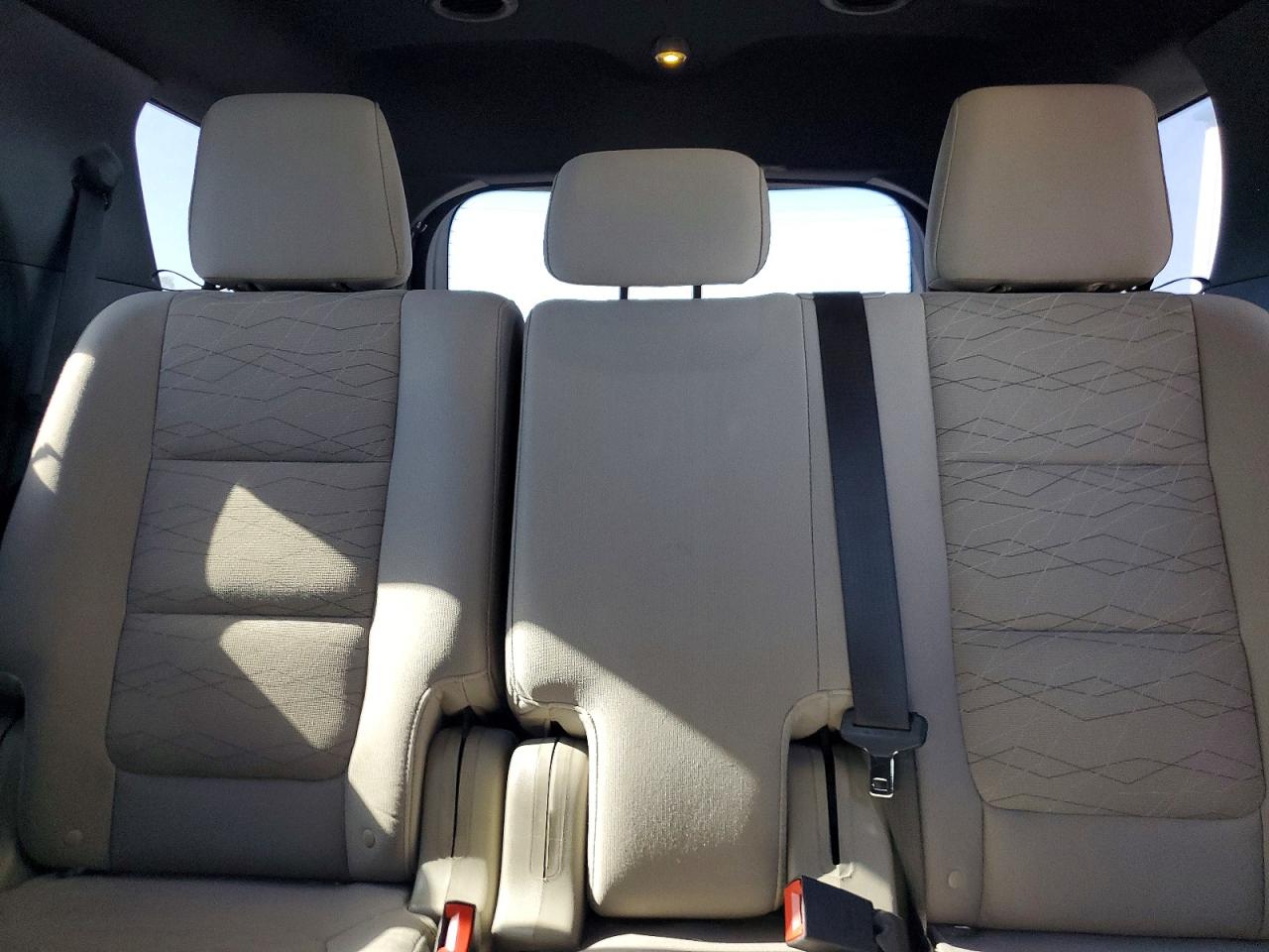 2014 Ford Explorer Silver vin: 1FM5K7B86EGA44087