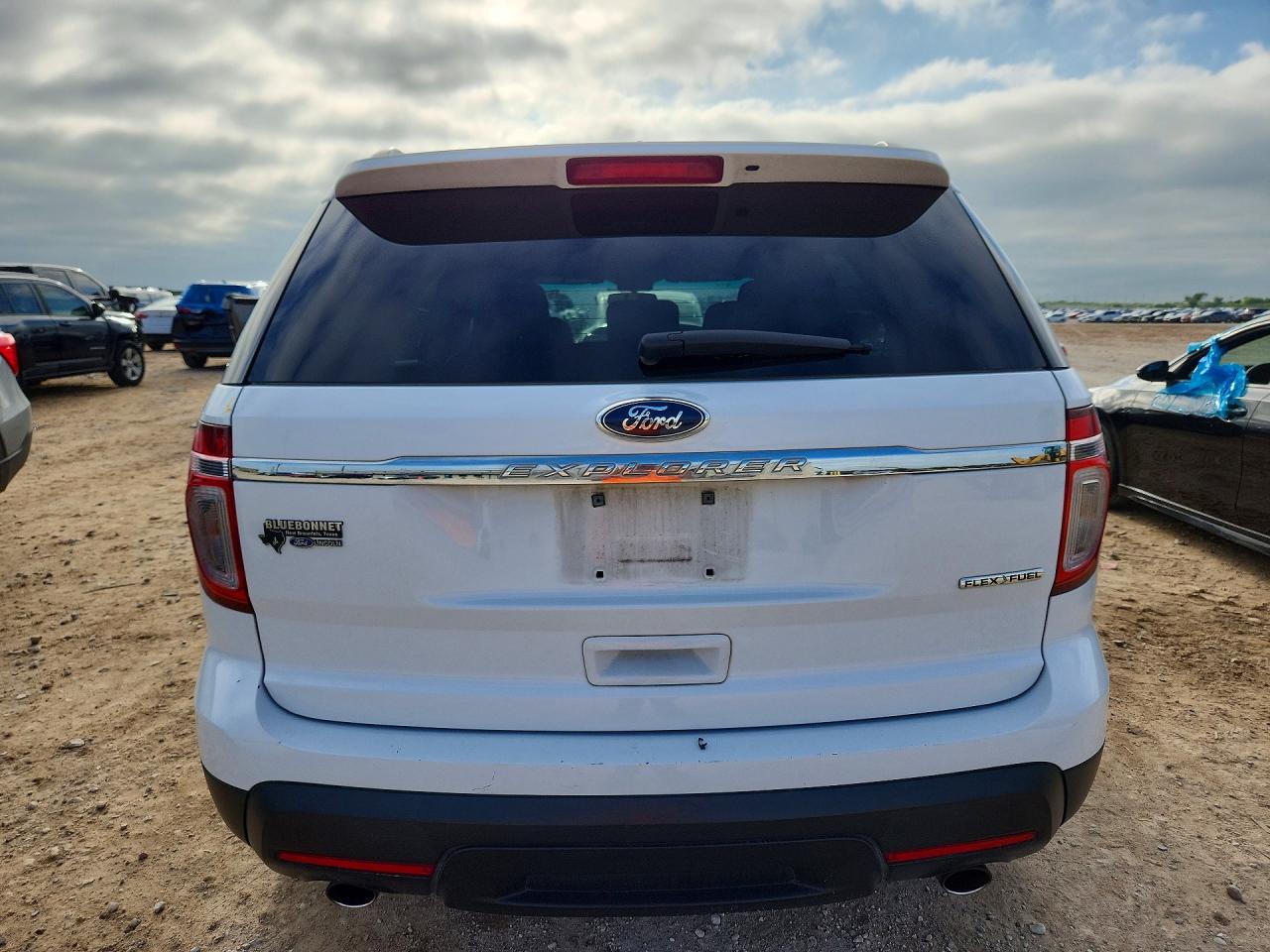 2015 Ford Explorer White vin: 1FM5K7B86FGC24431