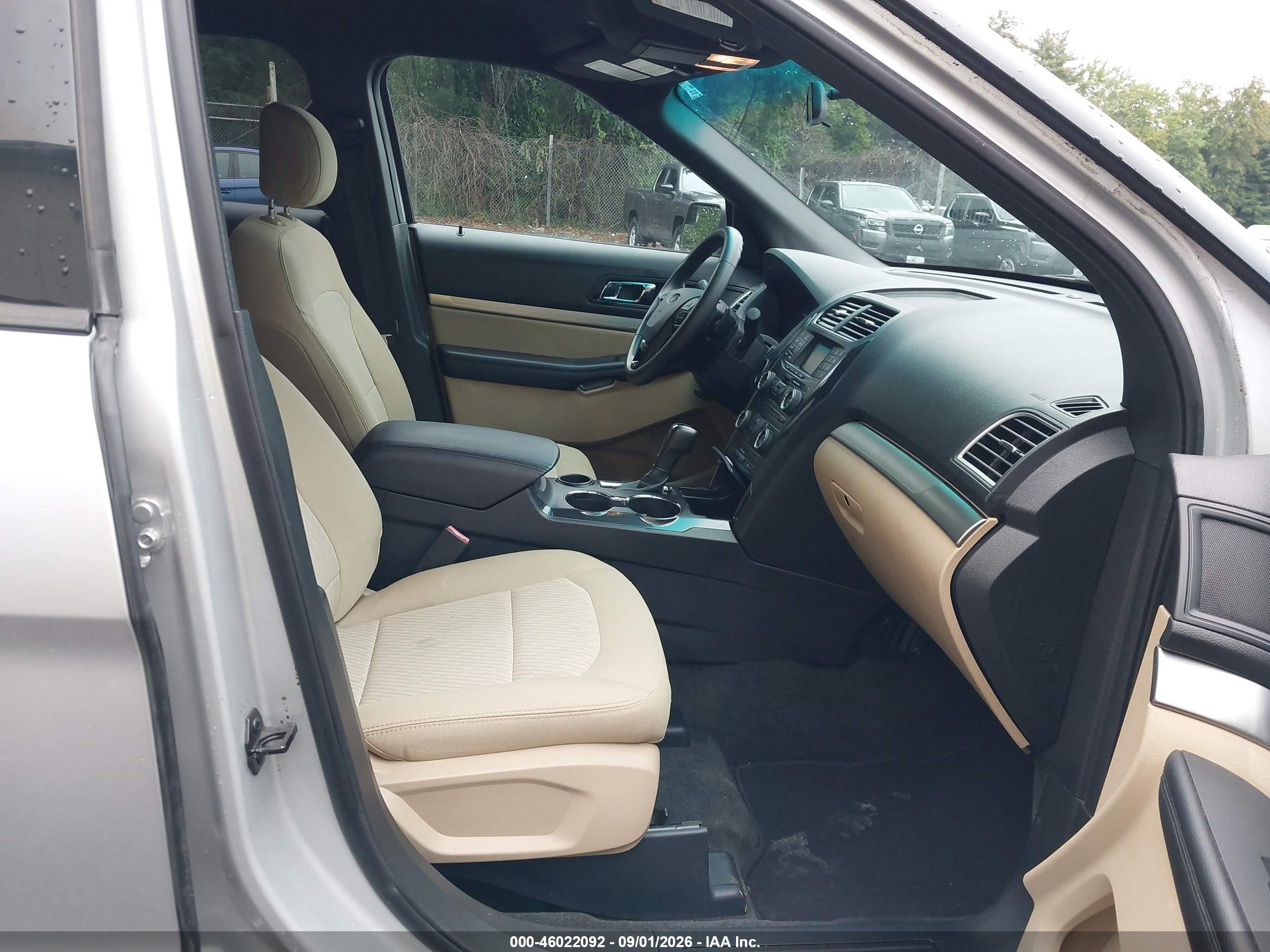 2016 Ford Explorer   Silver vin: 1FM5K7B86GGD06452