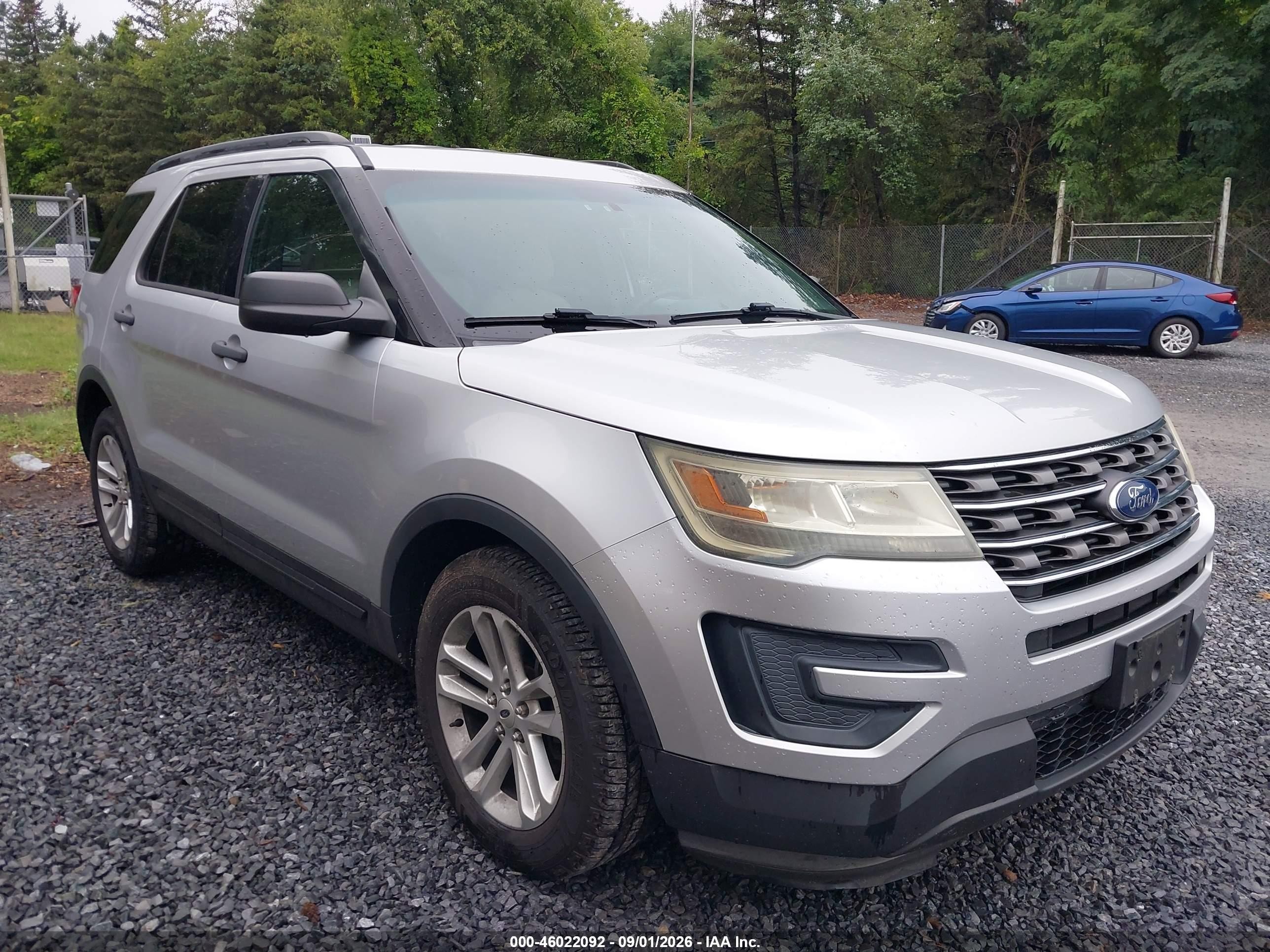 2016 Ford Explorer   Silver vin: 1FM5K7B86GGD06452