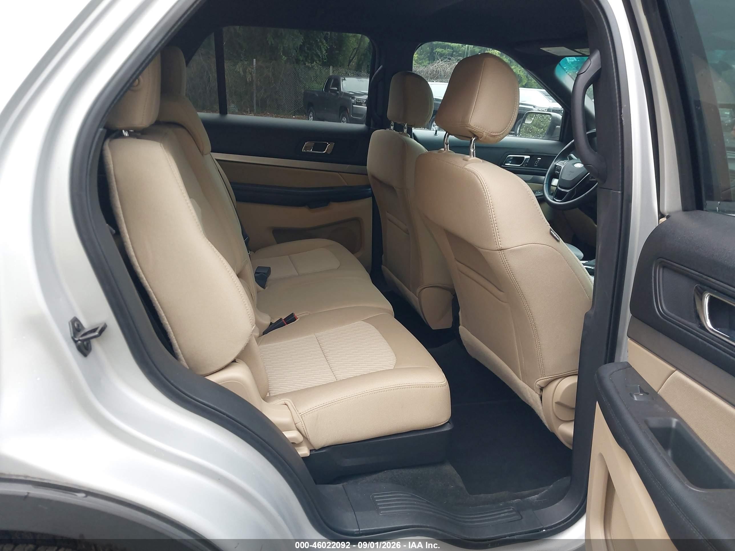 2016 Ford Explorer   Silver vin: 1FM5K7B86GGD06452