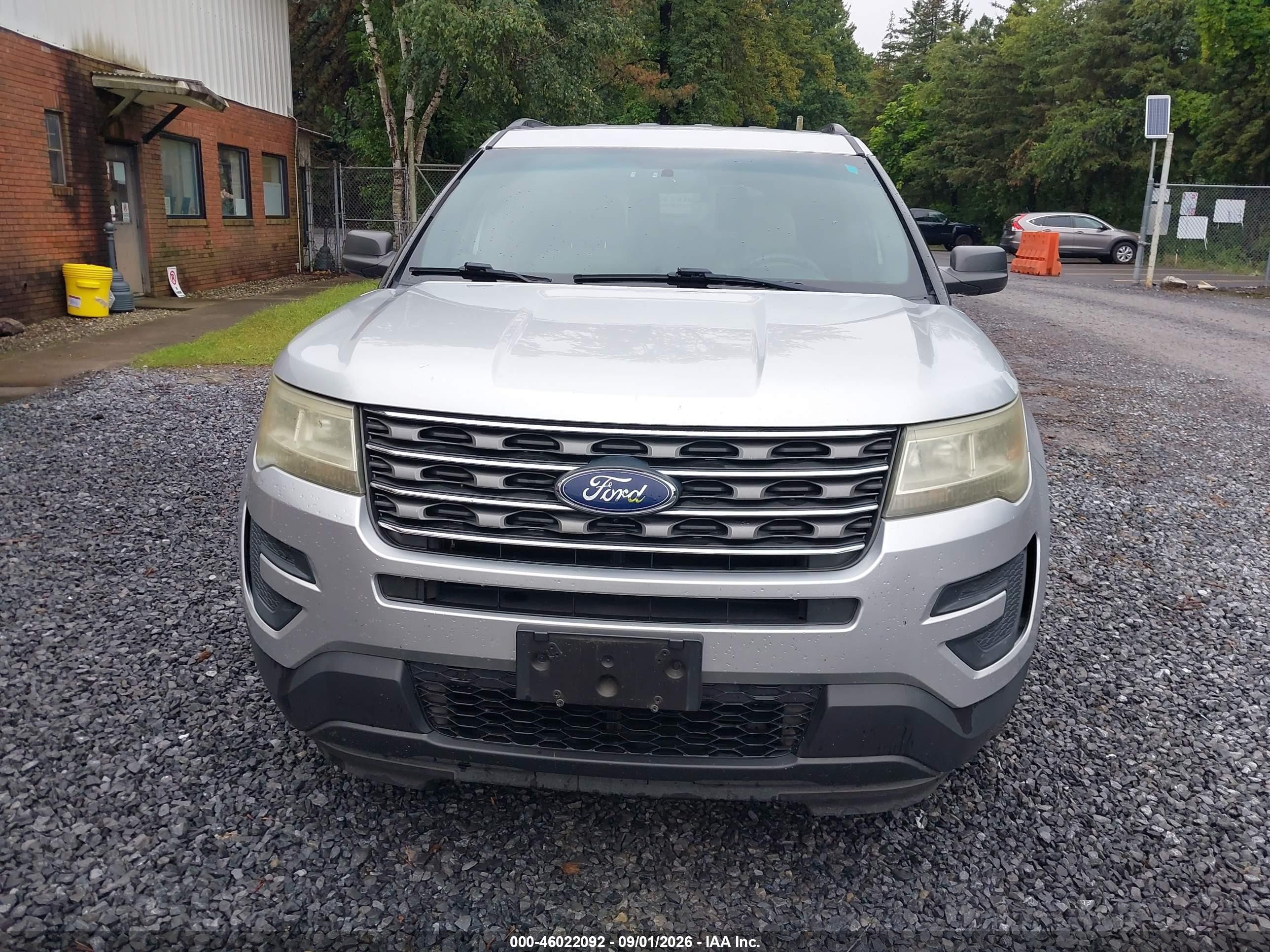 2016 Ford Explorer   Silver vin: 1FM5K7B86GGD06452