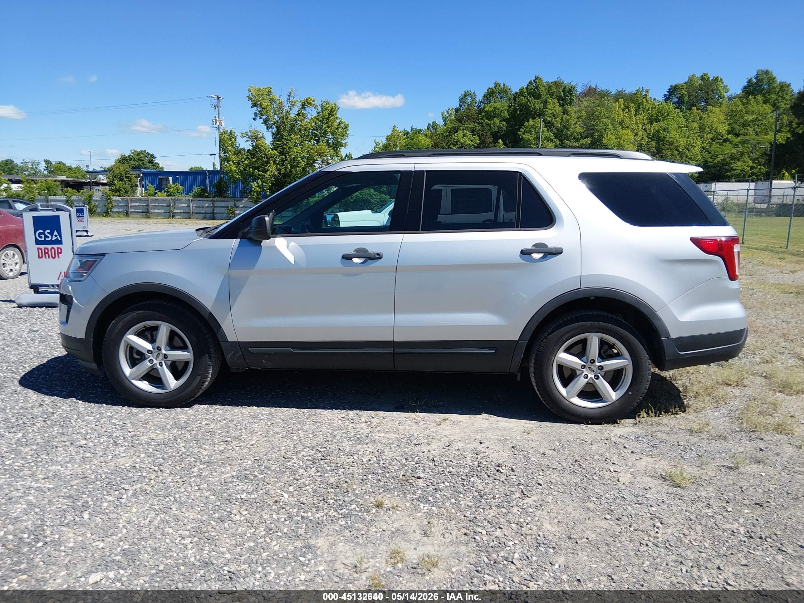 2018 Ford Explorer   Silver vin: 1FM5K7B86JGC45126