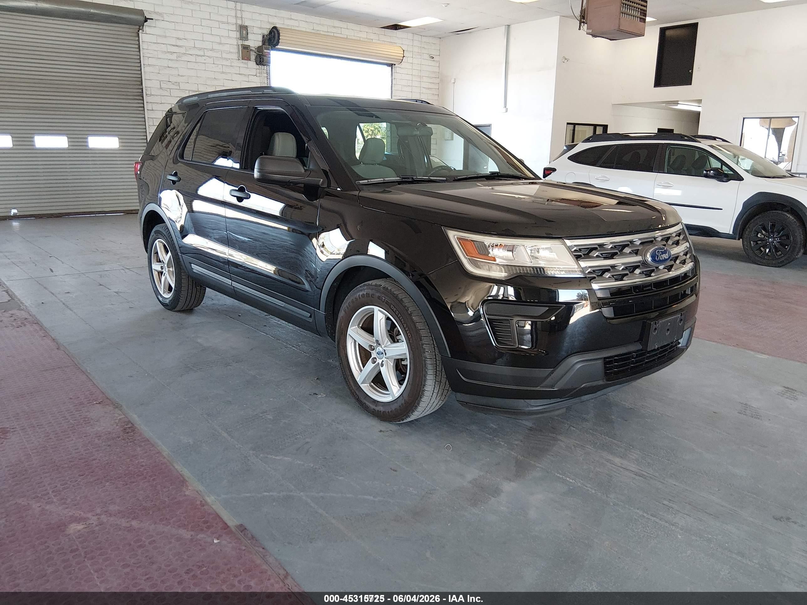 2018 Ford Explorer Black vin: 1FM5K7B86JGC49564