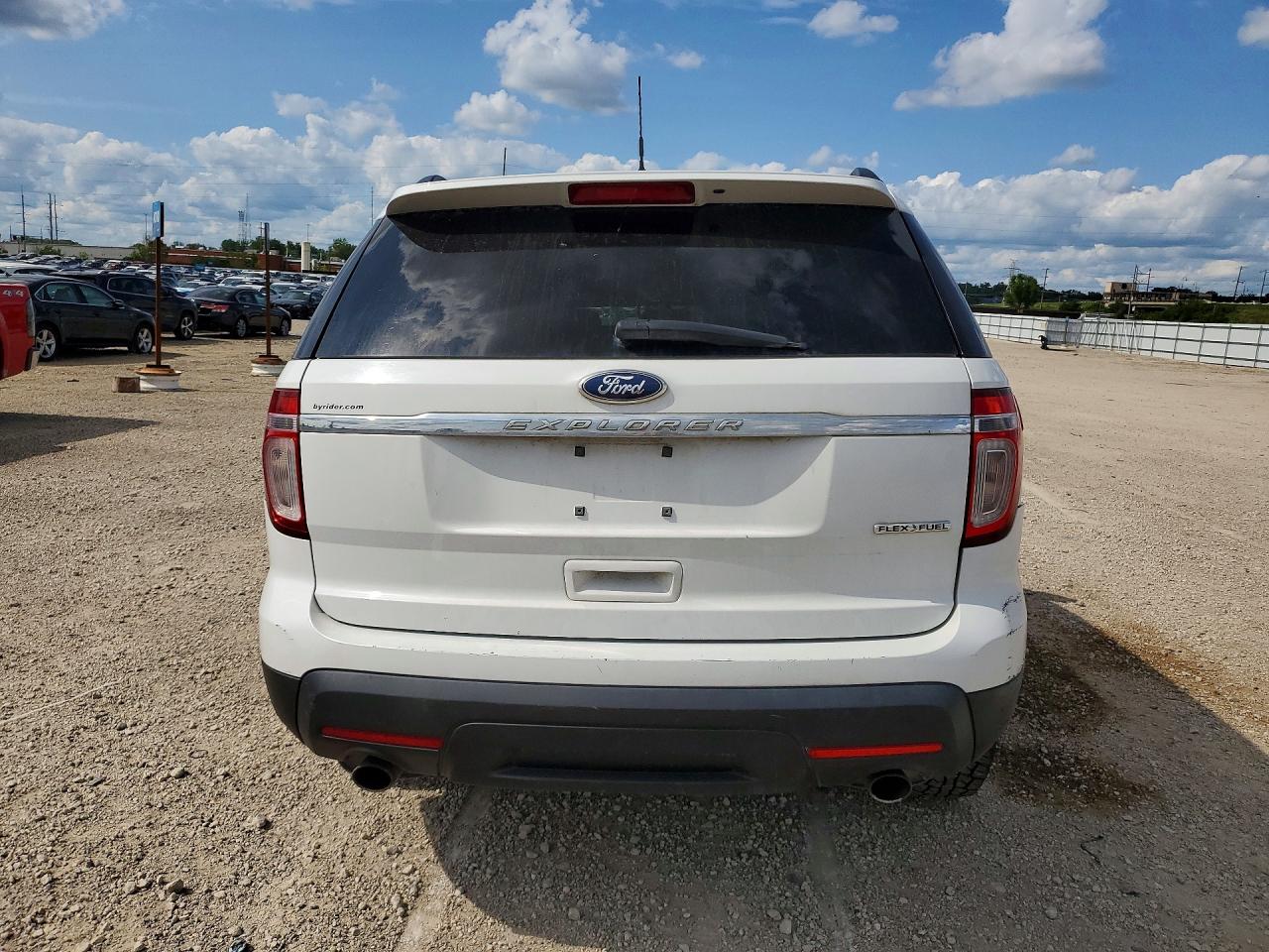 2014 Ford Explorer White vin: 1FM5K7B87EGC00721