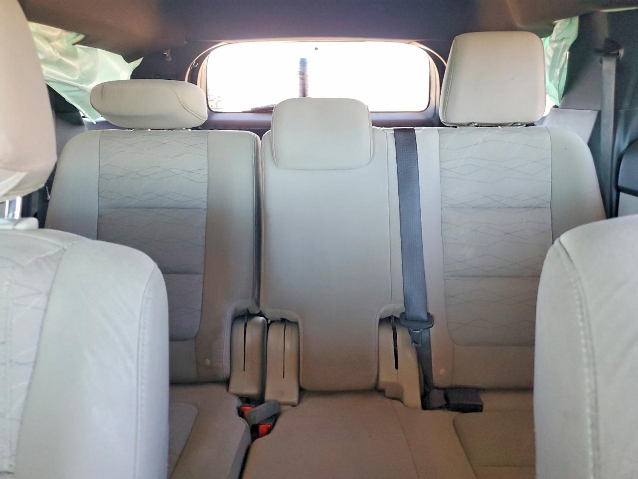 2014 Ford Explorer Silver vin: 1FM5K7B88EGC19777
