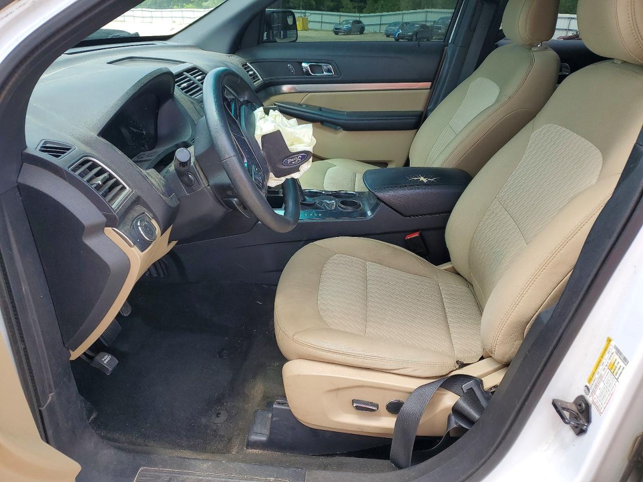 2017 Ford Explorer White vin: 1FM5K7B88HGD65049