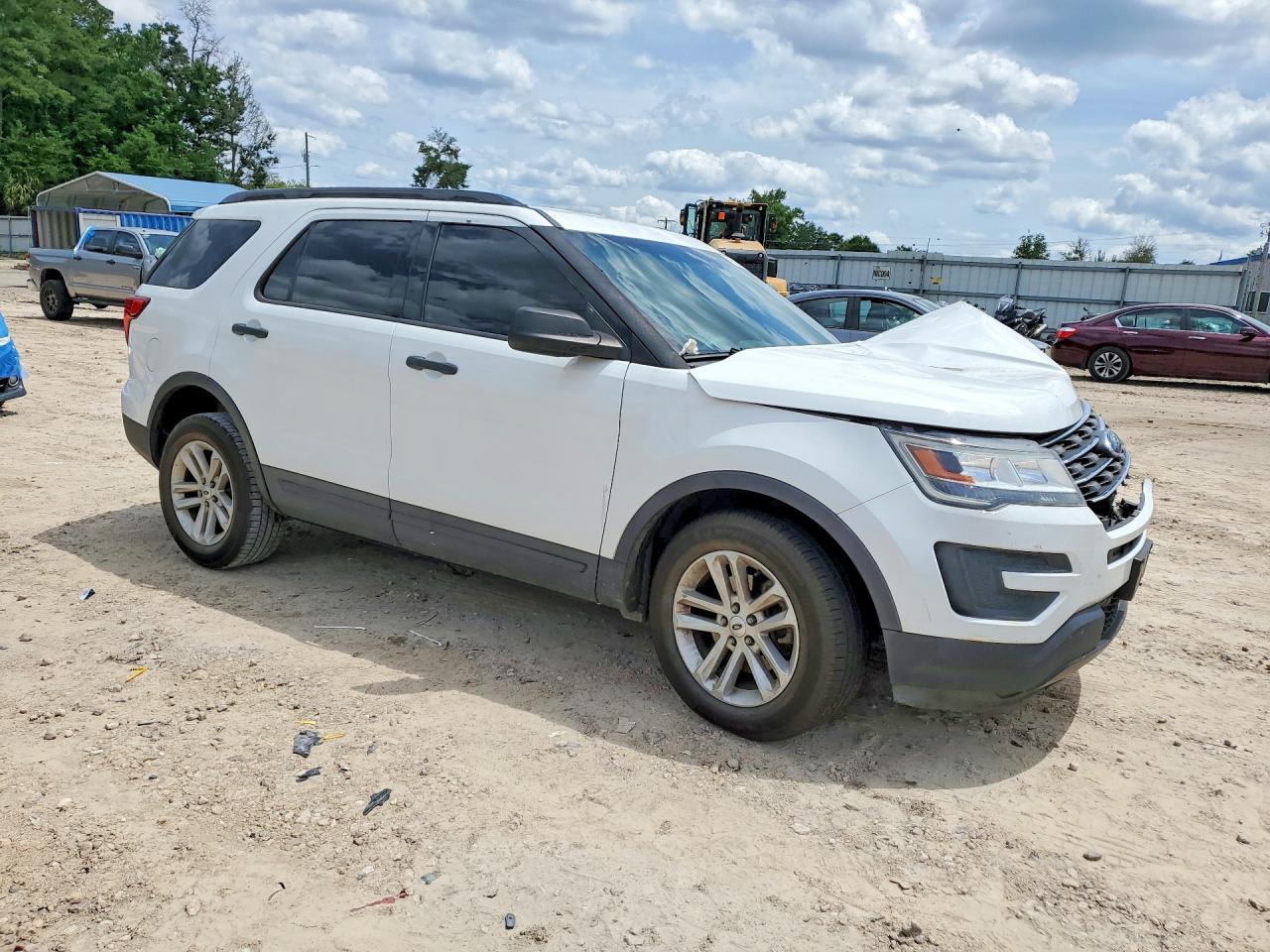 2017 Ford Explorer White vin: 1FM5K7B88HGD65049