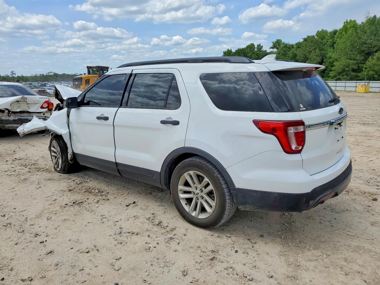 2017 Ford Explorer White vin: 1FM5K7B88HGD65049