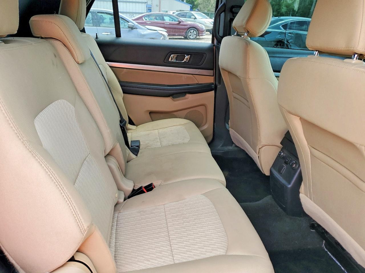 2017 Ford Explorer White vin: 1FM5K7B88HGD65049