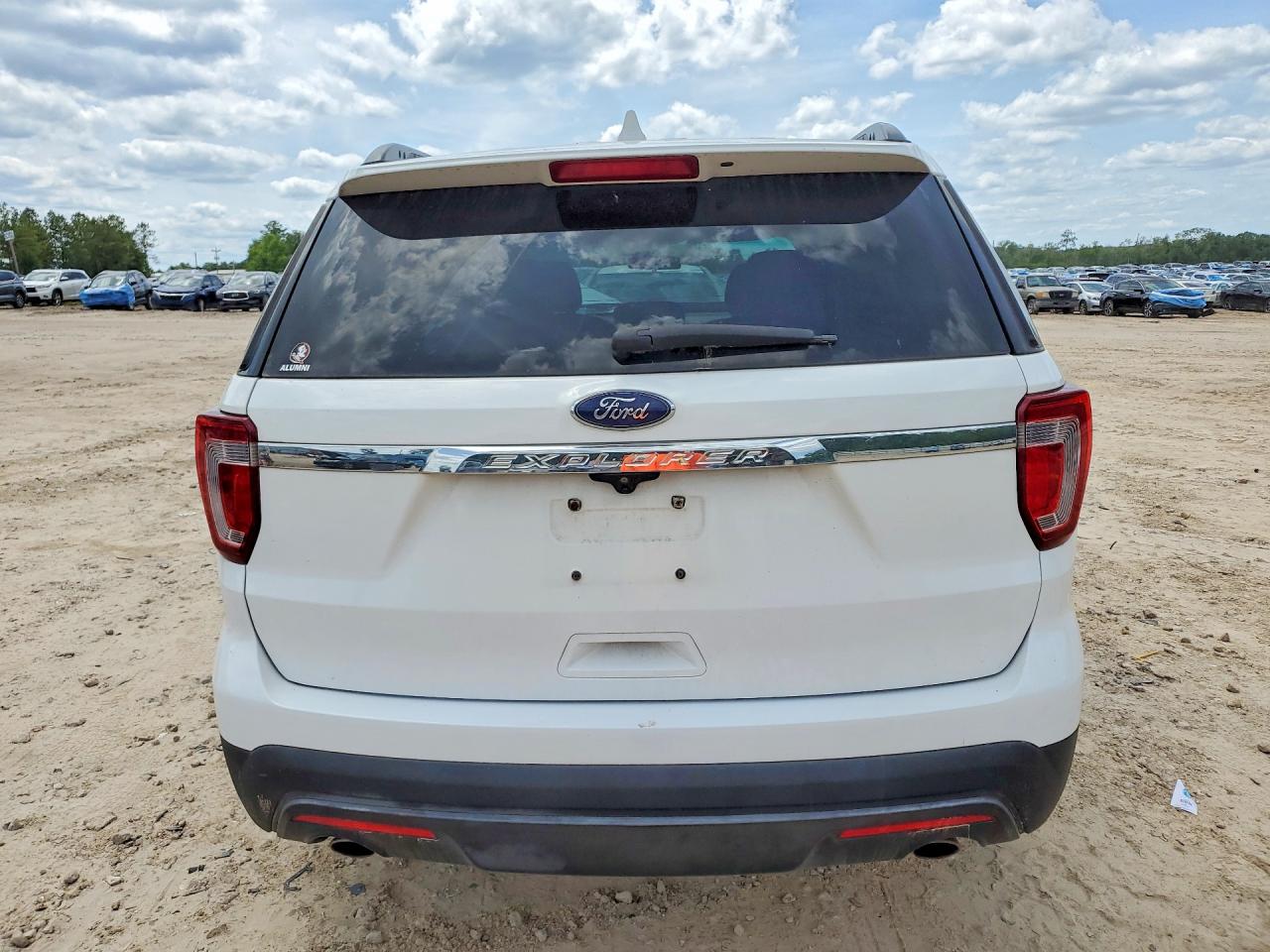 2017 Ford Explorer White vin: 1FM5K7B88HGD65049