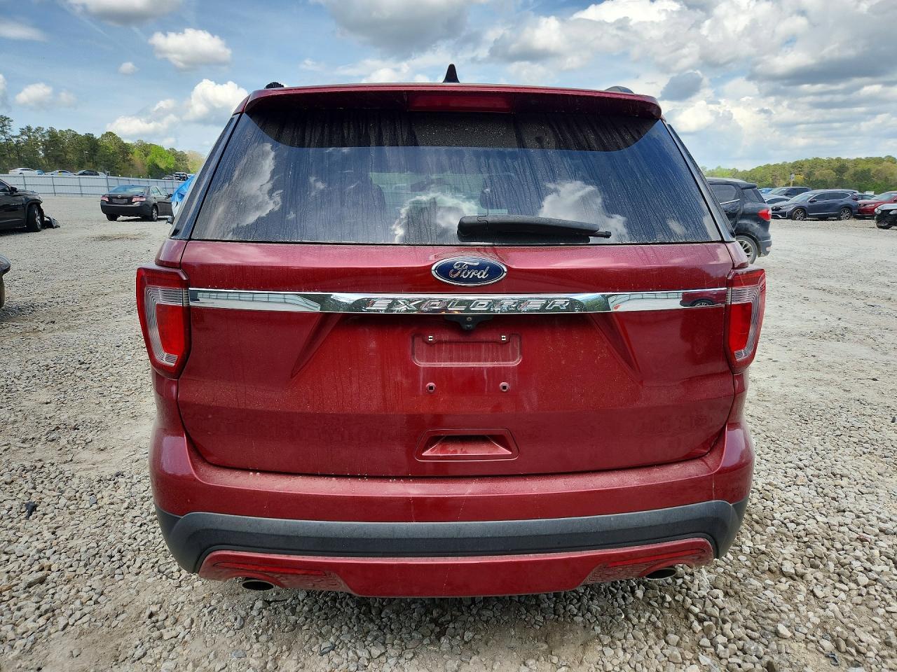 2017 Ford Explorer Red vin: 1FM5K7B88HGE41157