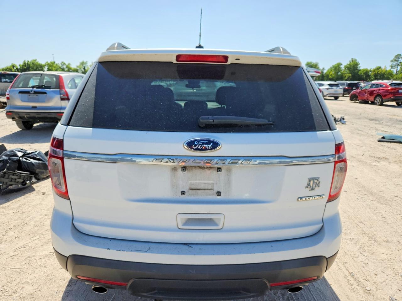 2014 Ford Explorer White vin: 1FM5K7B89EGA43211