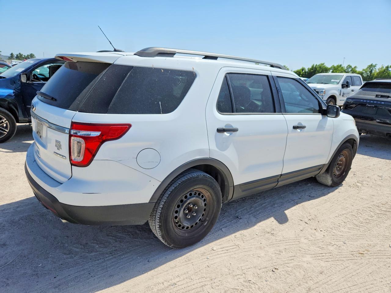 2014 Ford Explorer White vin: 1FM5K7B89EGA43211