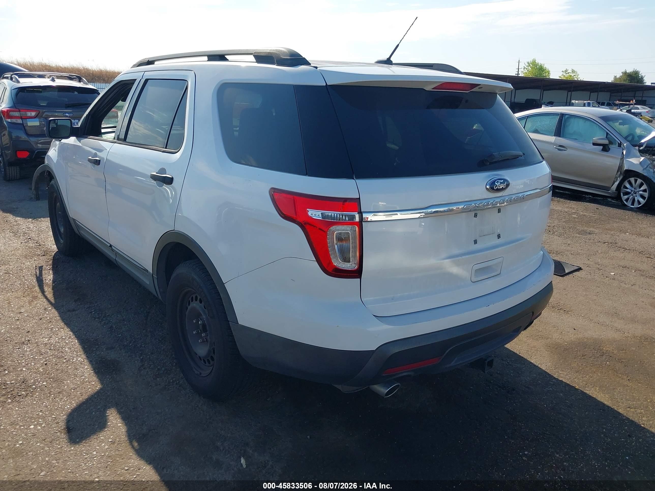 2014 Ford Explorer   White vin: 1FM5K7B89EGA44231