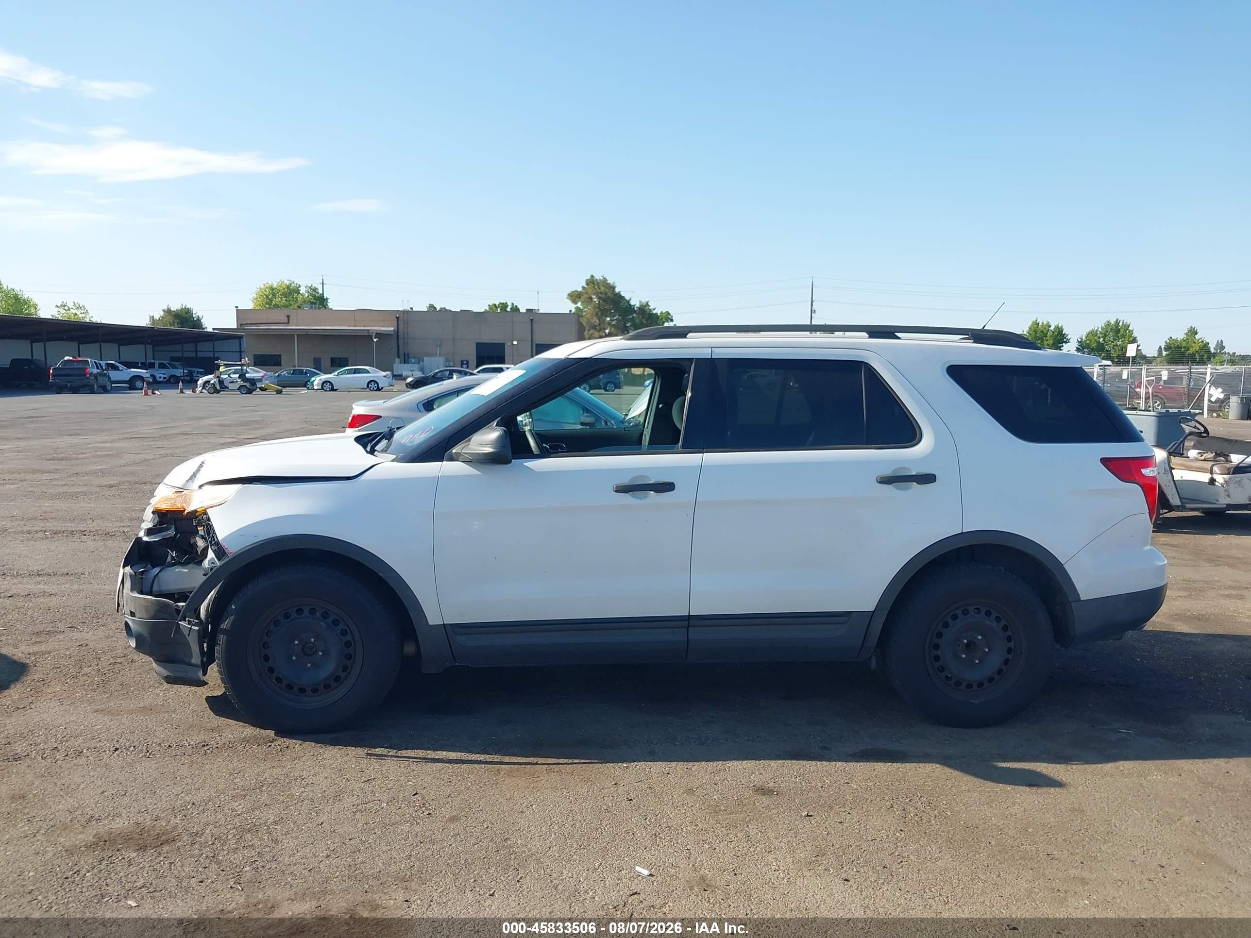 2014 Ford Explorer   White vin: 1FM5K7B89EGA44231