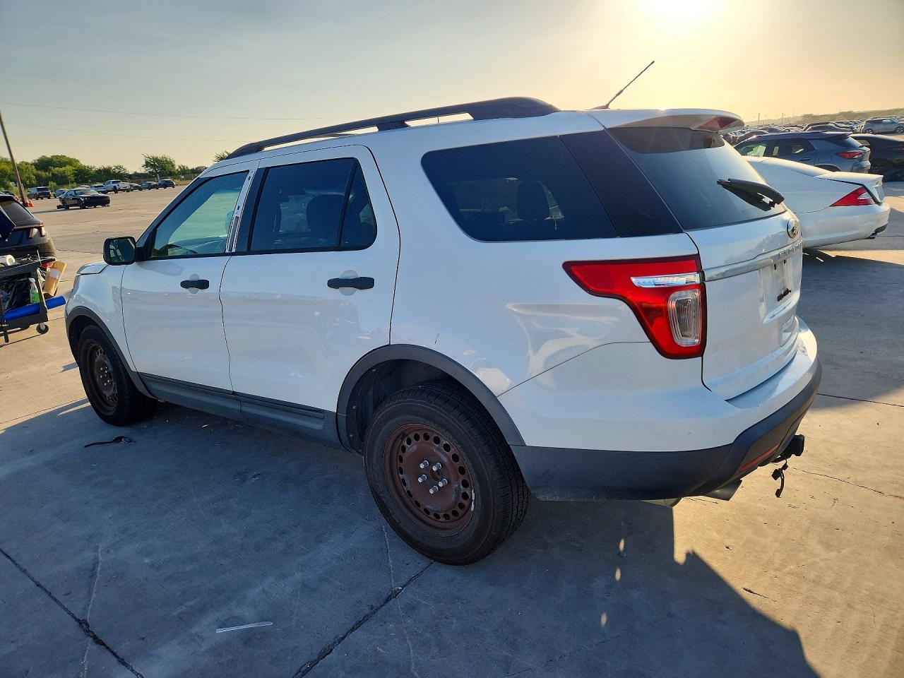 2014 Ford Explorer Белый vin: 1FM5K7B89EGC34658