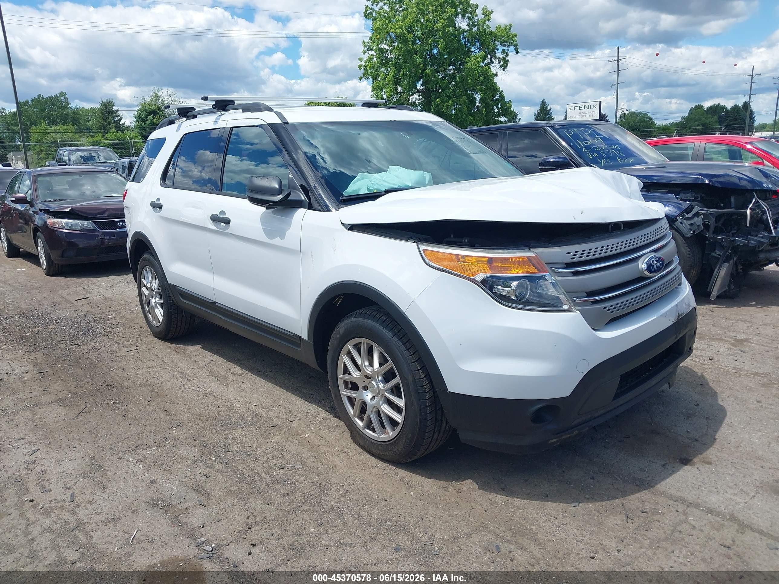 2015 Ford Explorer   White vin: 1FM5K7B89FGA18858
