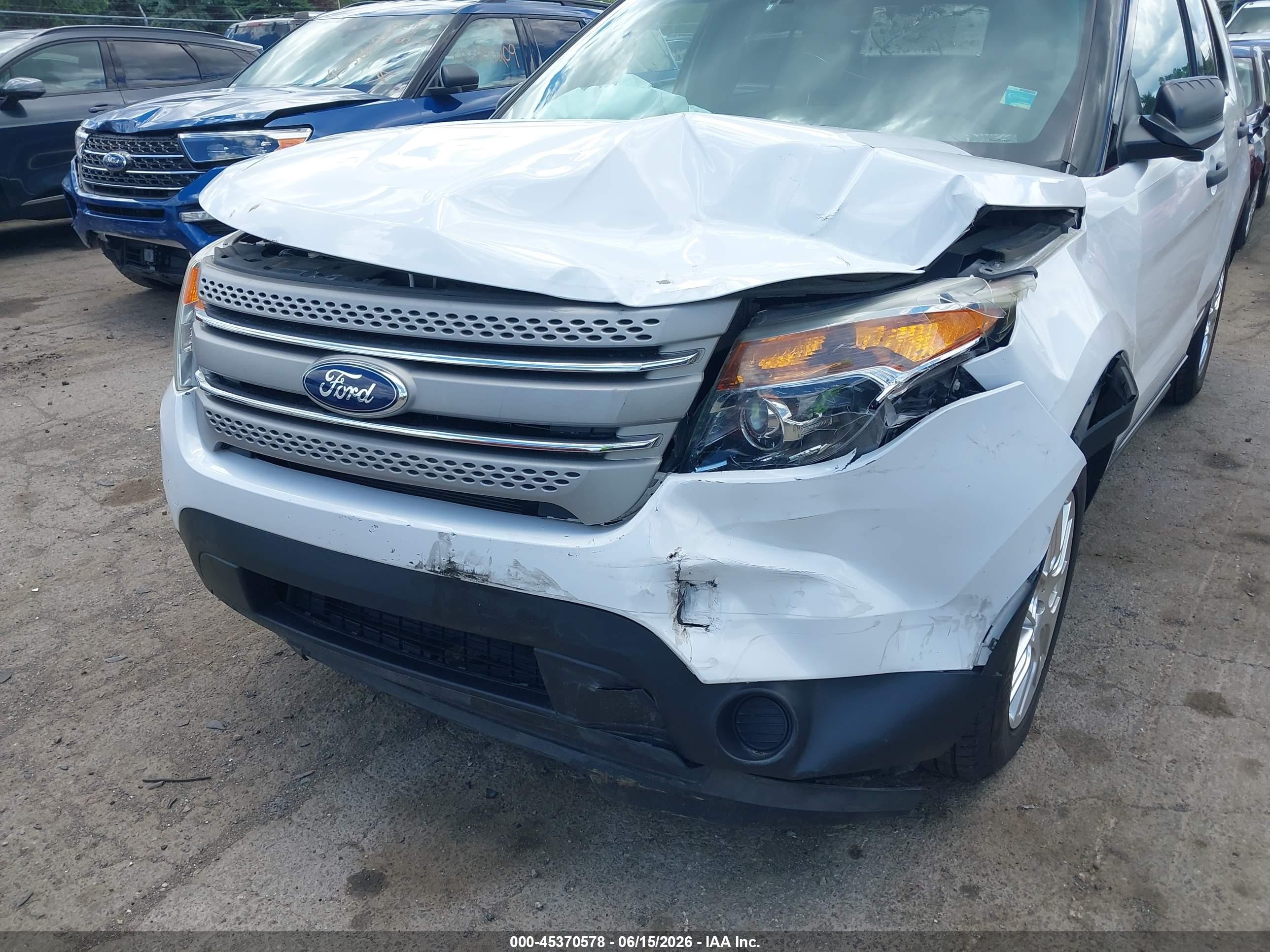 2015 Ford Explorer   White vin: 1FM5K7B89FGA18858