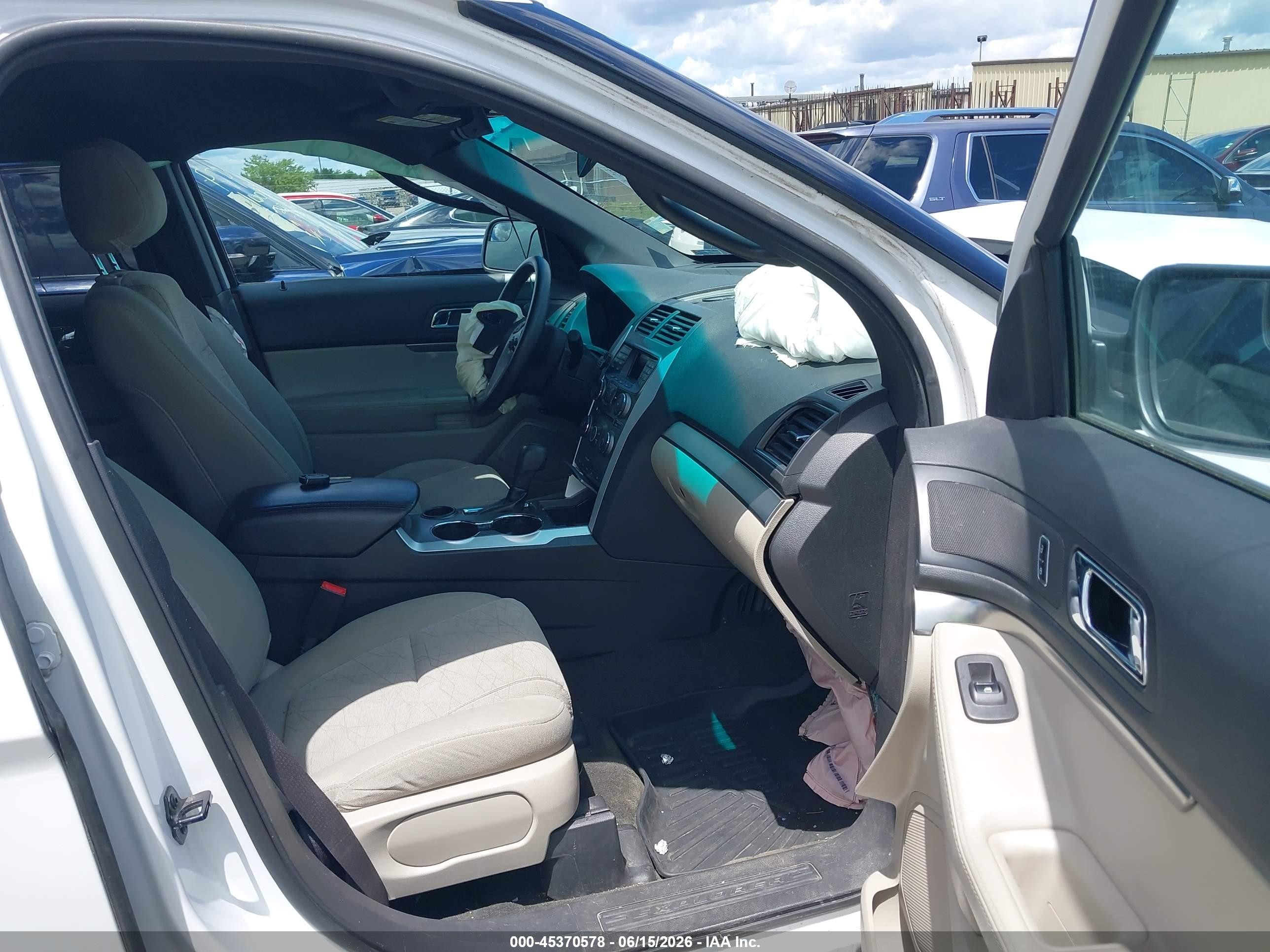 2015 Ford Explorer   White vin: 1FM5K7B89FGA18858