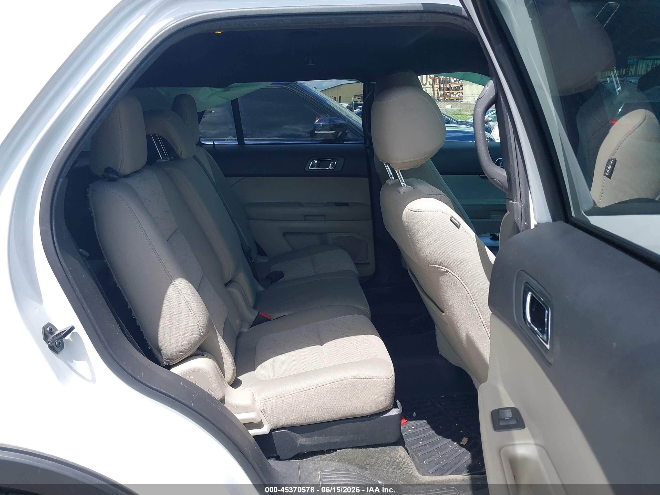 2015 Ford Explorer   White vin: 1FM5K7B89FGA18858