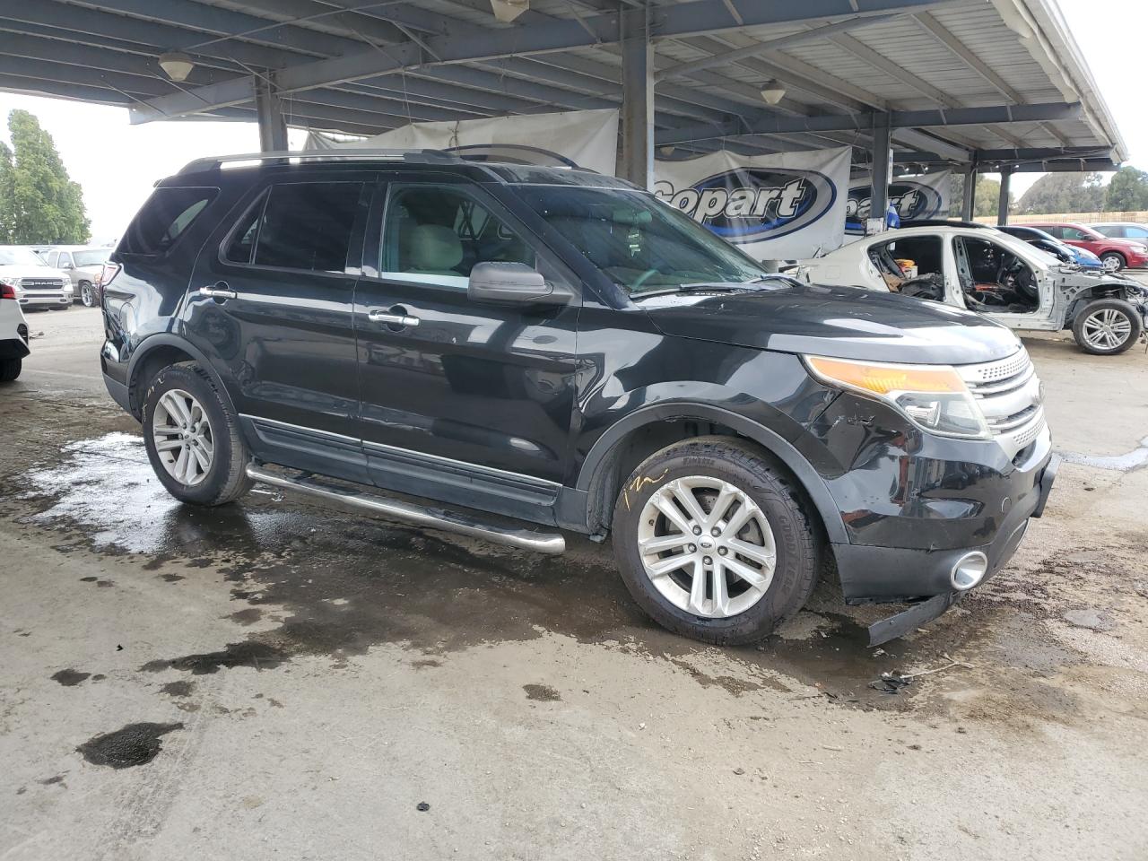2013 Ford Explorer Black vin: 1FM5K7B8XDGA08045 Damage: Front Bumper Molding, Broken, Replacement Required