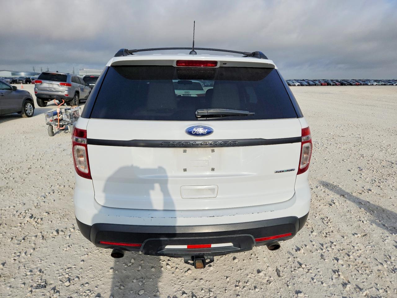 2013 Ford Explorer White vin: 1FM5K7B8XDGC29404