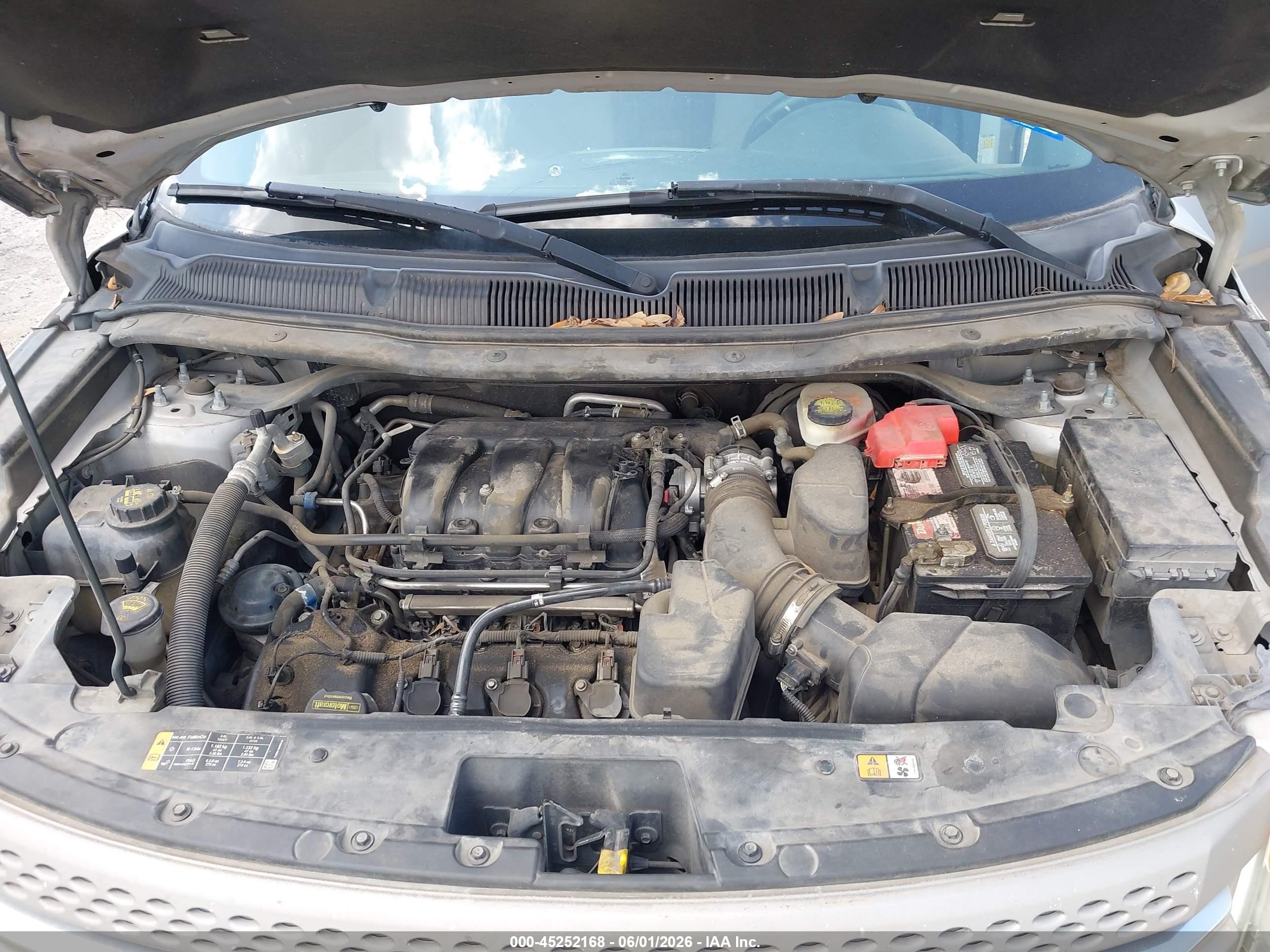2014 Ford Explorer   Silver vin: 1FM5K7B8XEGA02795