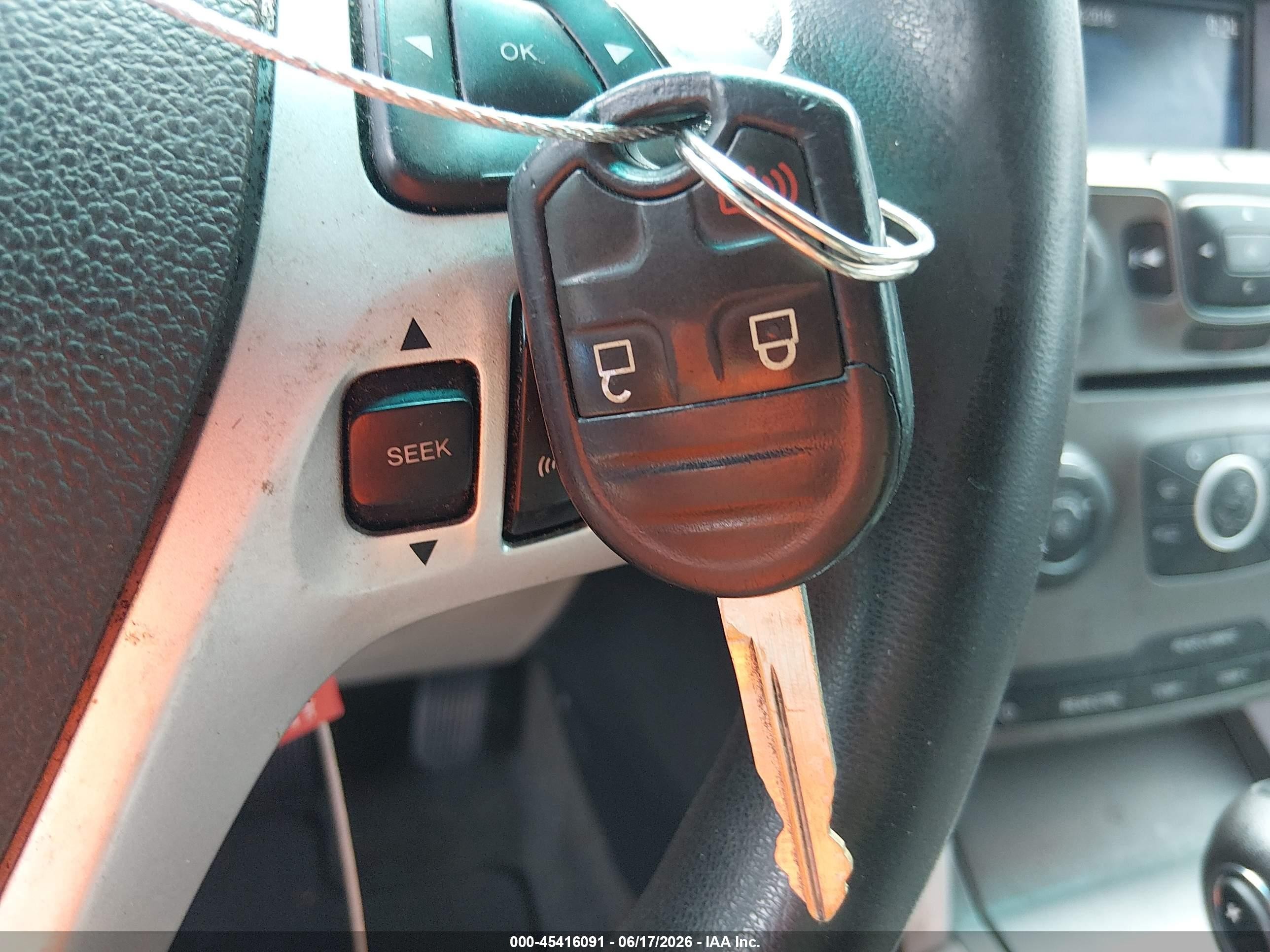 2015 Ford Explorer   Серебряный vin: 1FM5K7B8XFGA33529