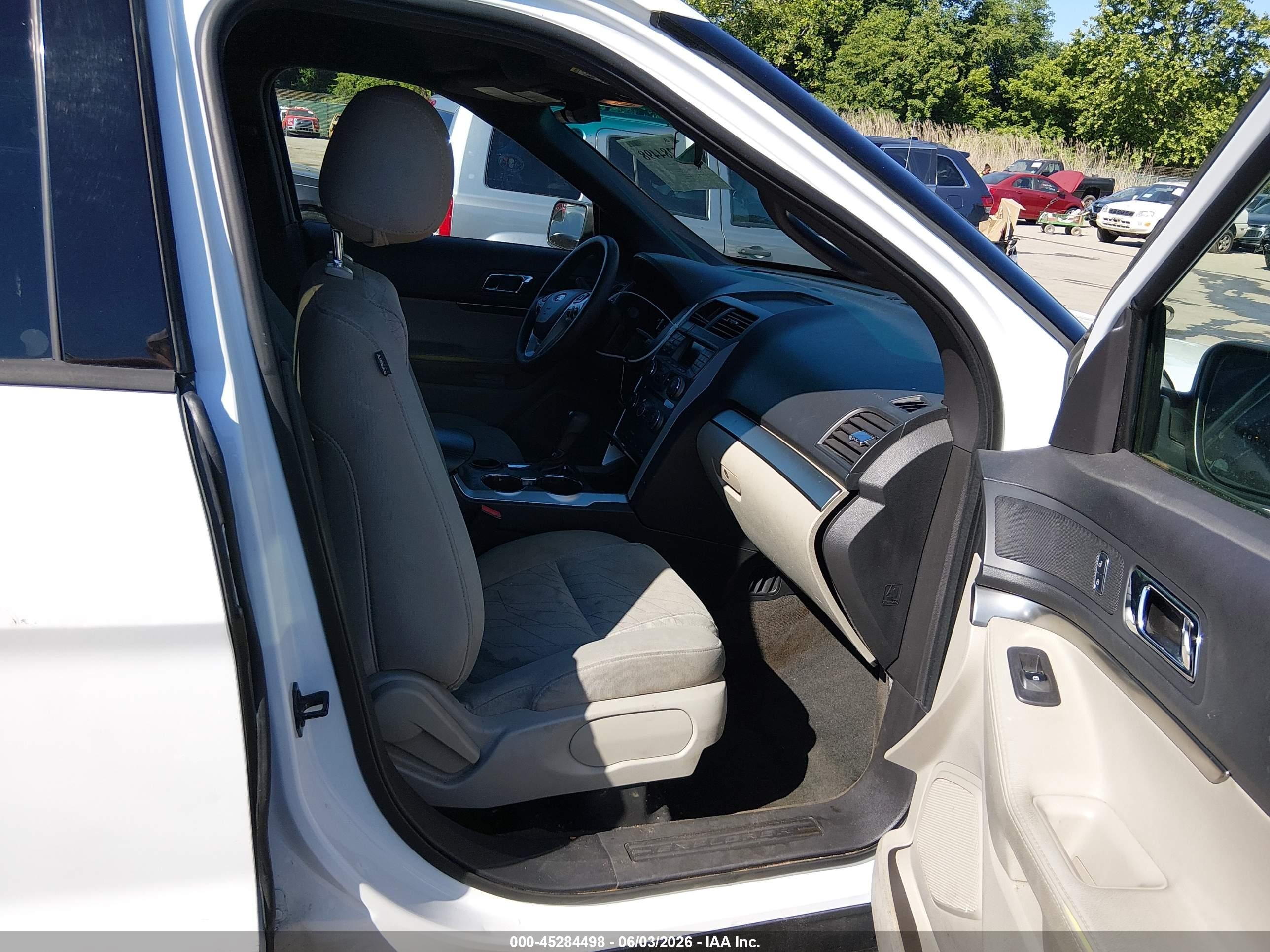 2015 Ford Explorer White vin: 1FM5K7B91FGB03783