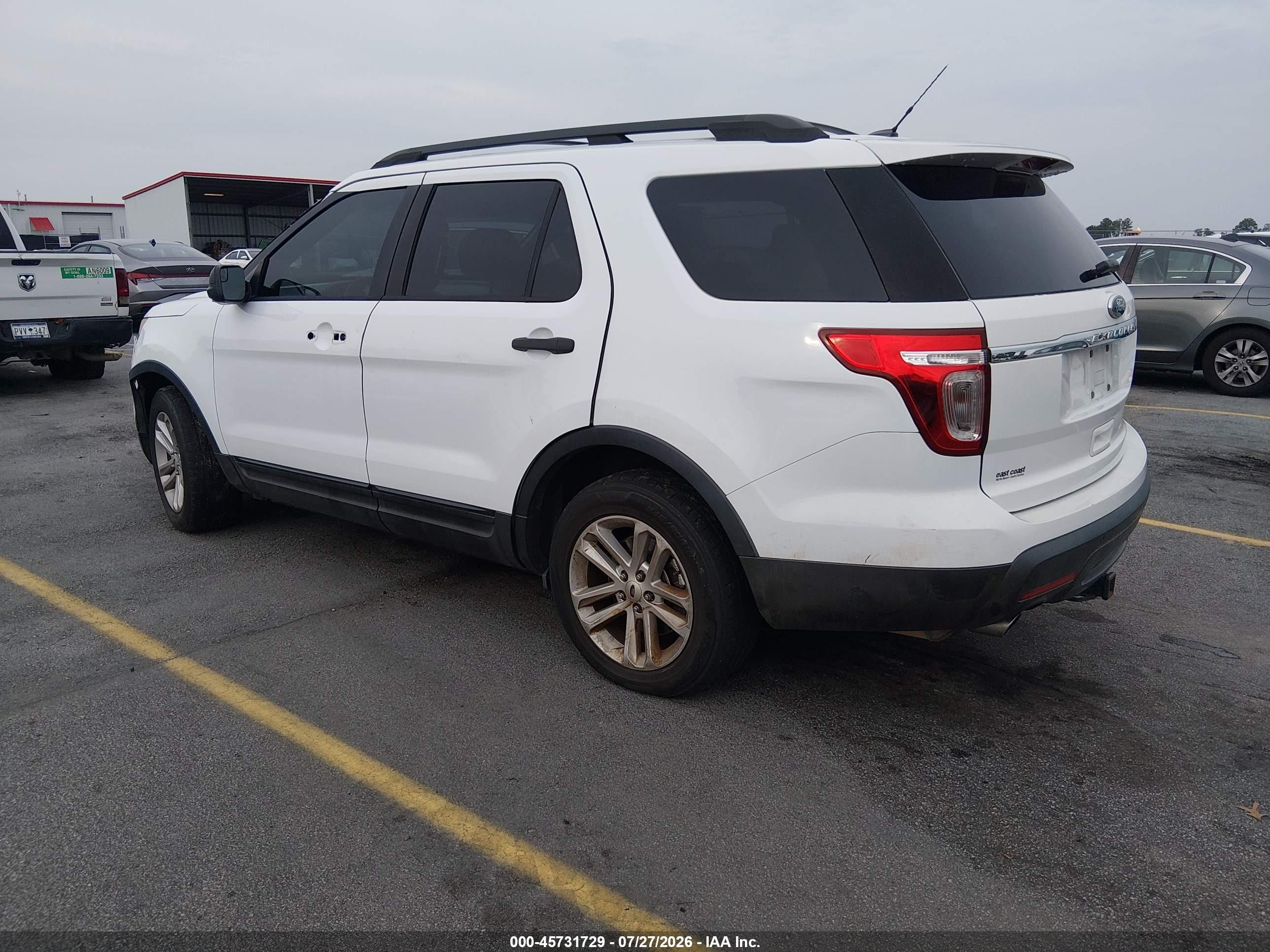 2015 Ford Explorer   White vin: 1FM5K7B93FGB52564