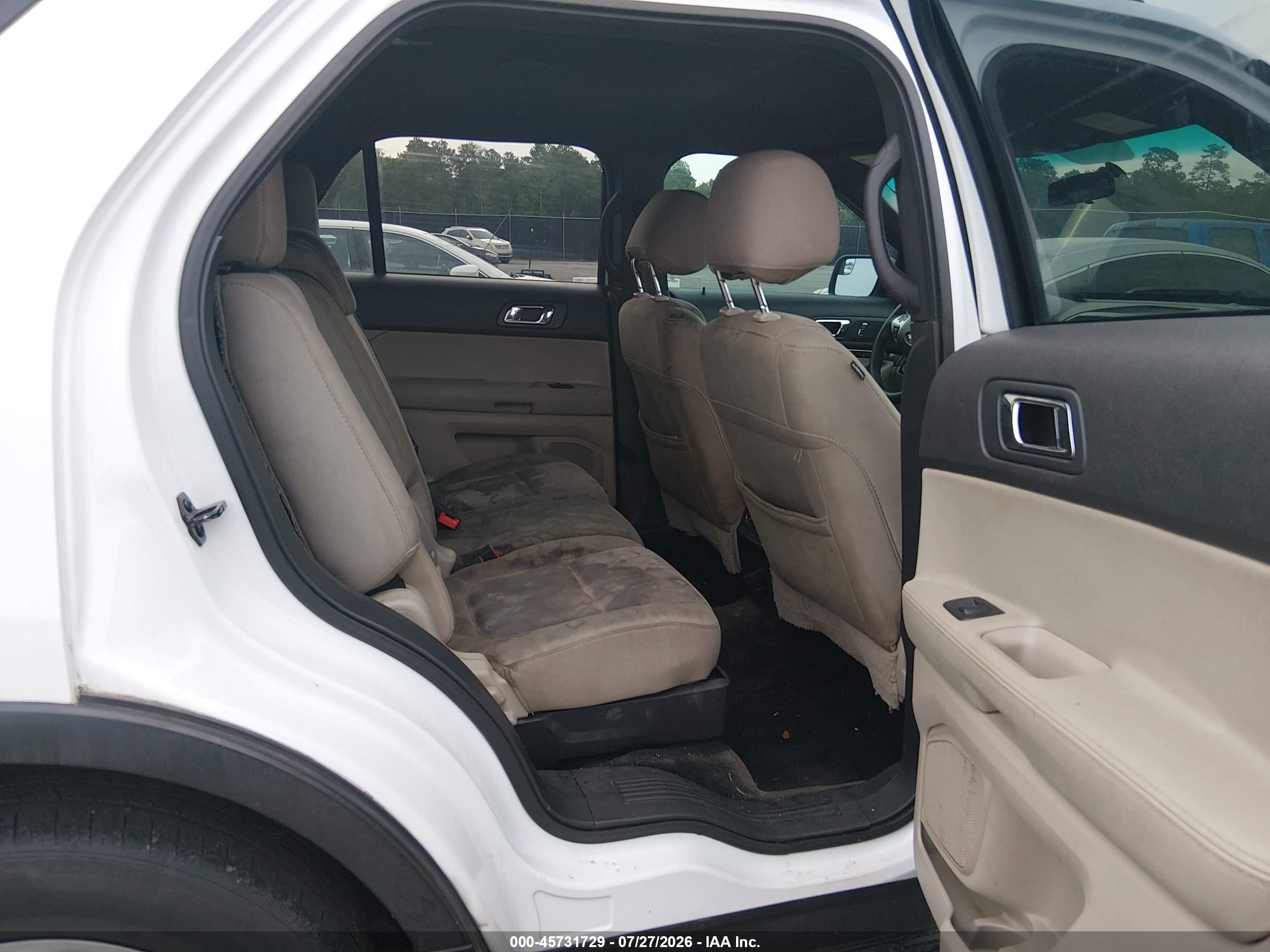 2015 Ford Explorer   White vin: 1FM5K7B93FGB52564