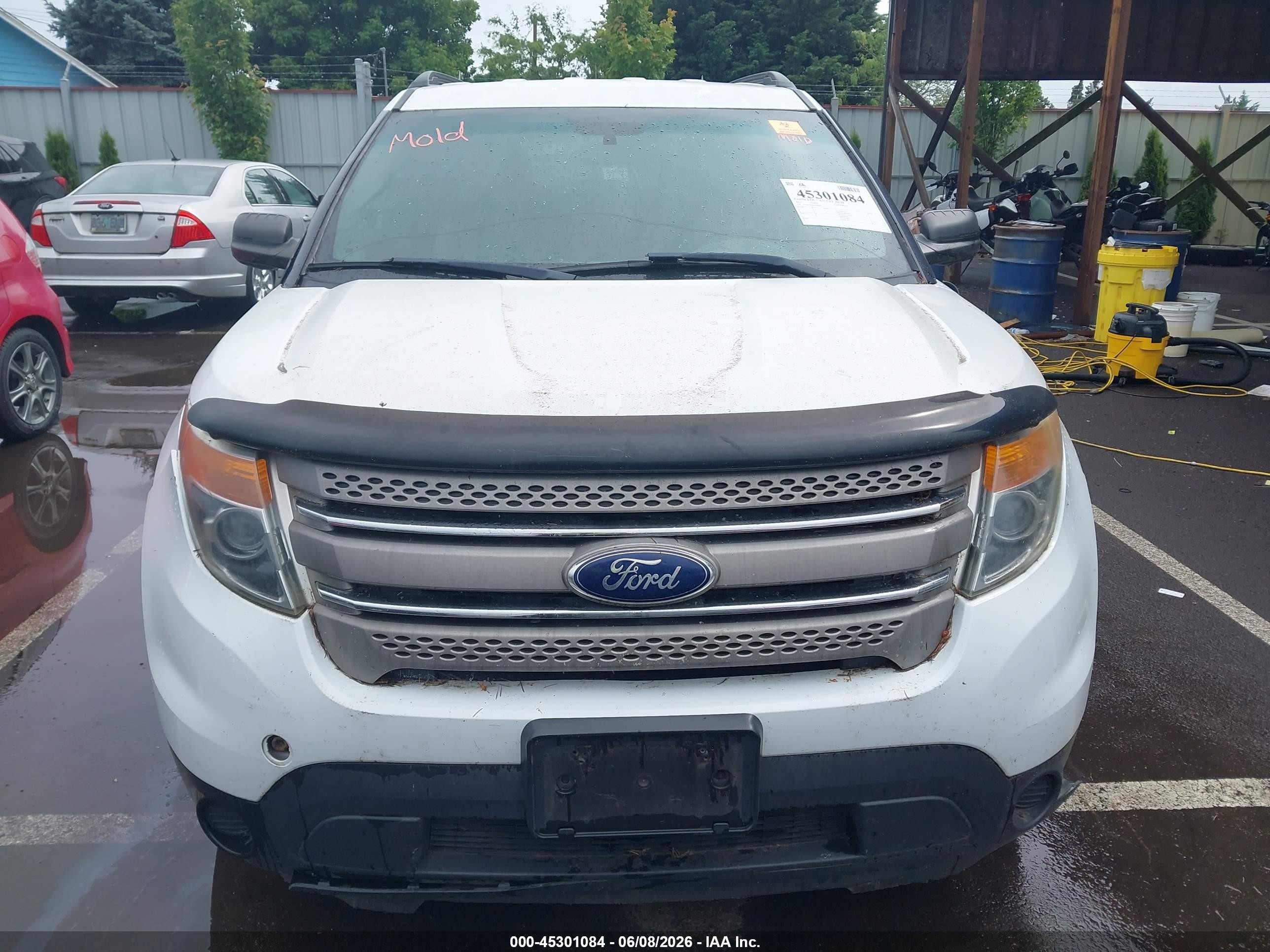 2013 Ford Explorer   White vin: 1FM5K7B94DGA42832