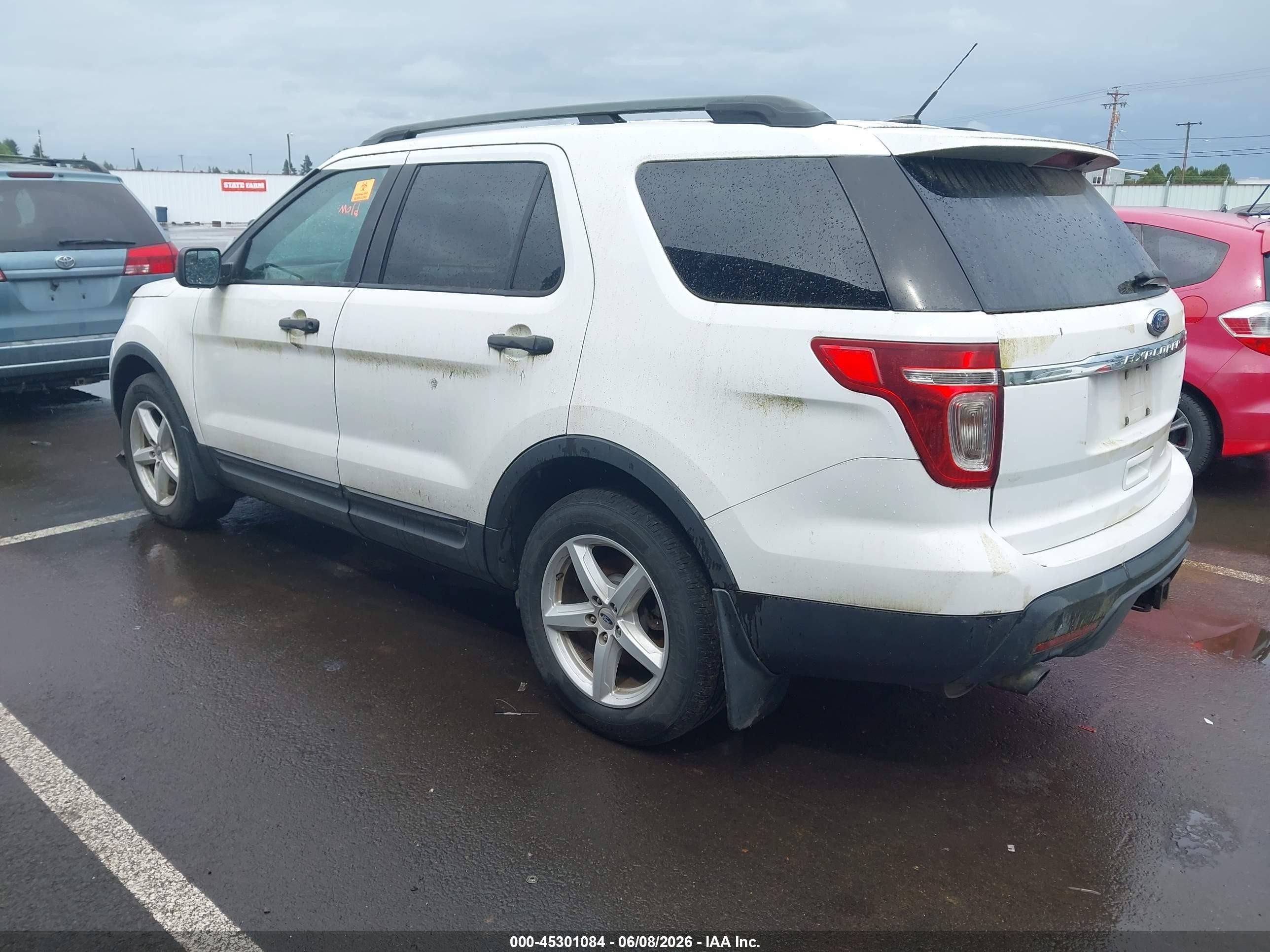 2013 Ford Explorer   White vin: 1FM5K7B94DGA42832