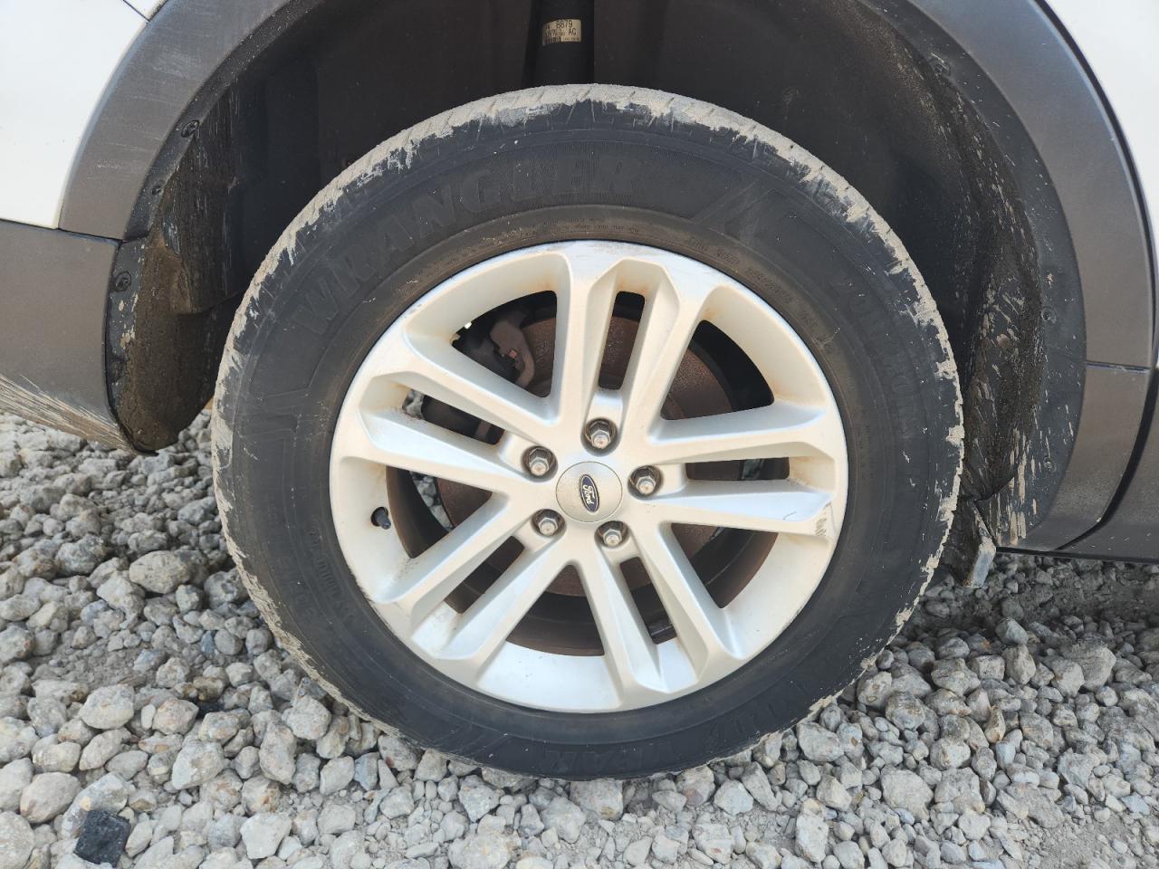 2015 Ford Explorer Белый vin: 1FM5K7B99FGB13686 Damage: Right Rear Wheel, Curb Rash, 4 To 5 Inches