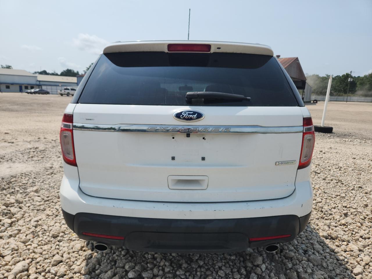 2015 Ford Explorer Белый vin: 1FM5K7B99FGB13686 Damage: Rear Bumper Cover Upper, Chipped, 10 Or More