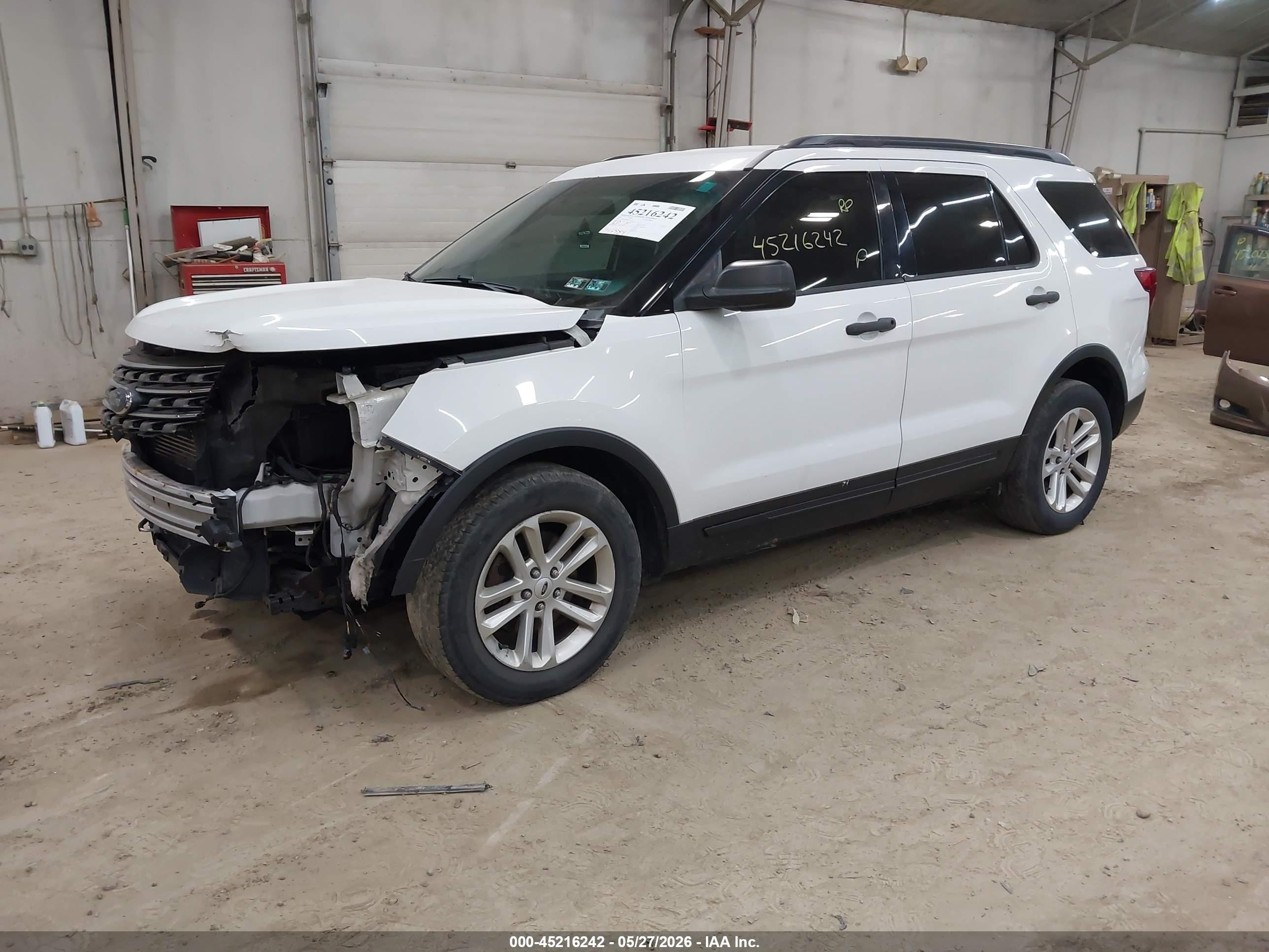 2017 Ford Explorer   White vin: 1FM5K7BH5HGA21758