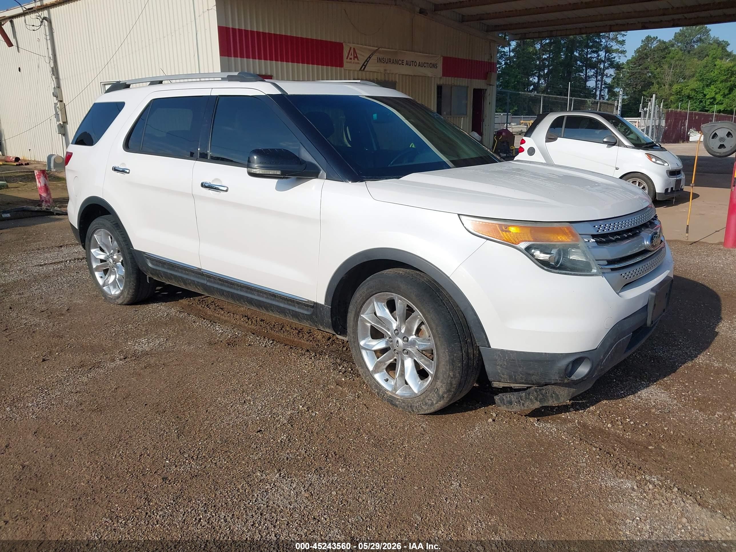2013 Ford Explorer Xlt White vin: 1FM5K7D80DGA83821