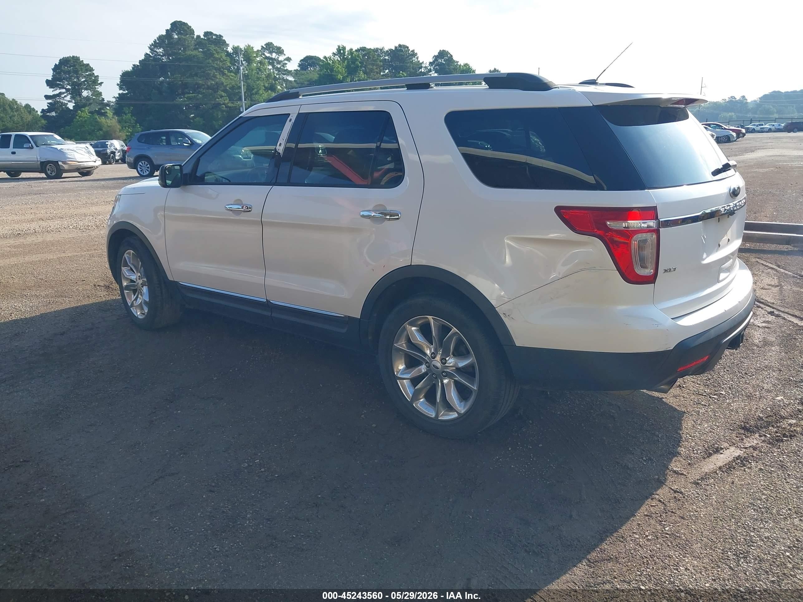 2013 Ford Explorer Xlt White vin: 1FM5K7D80DGA83821