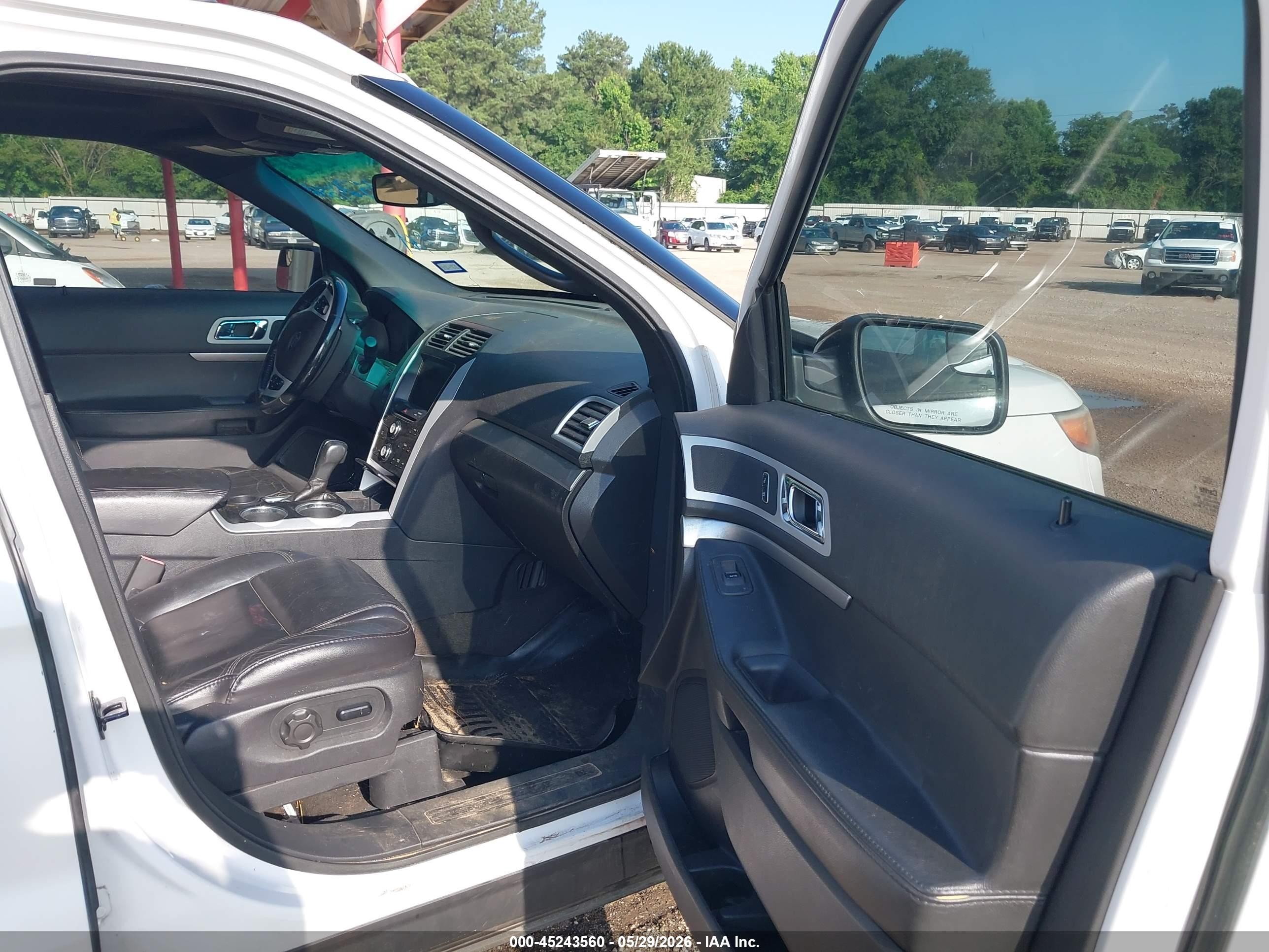 2013 Ford Explorer Xlt White vin: 1FM5K7D80DGA83821