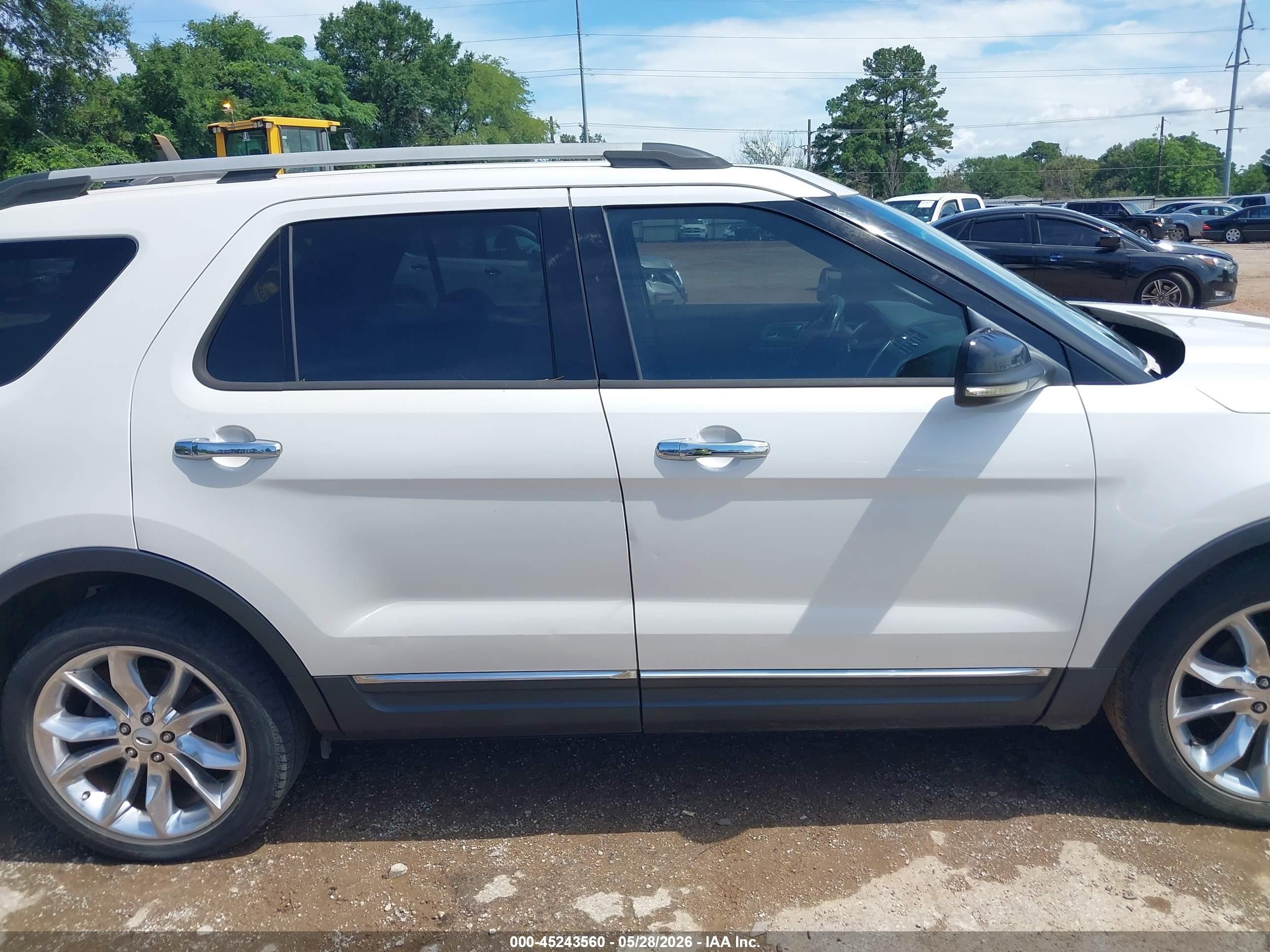 2013 Ford Explorer Xlt White vin: 1FM5K7D80DGA83821