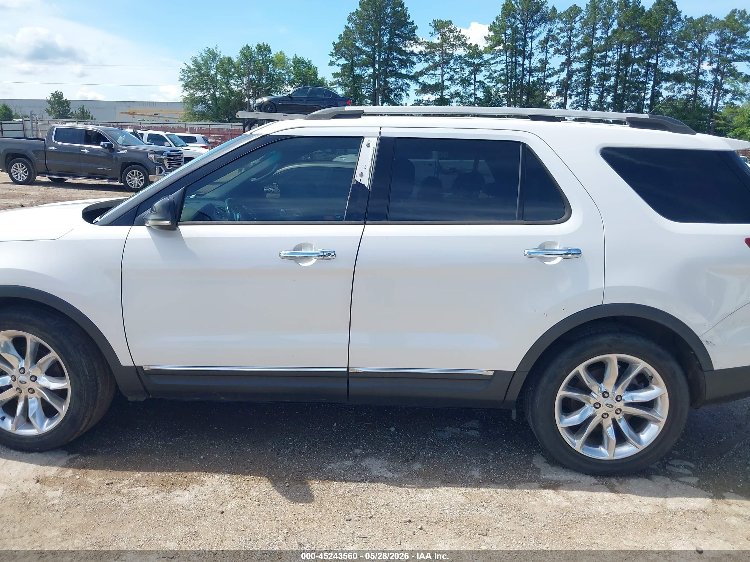 2013 Ford Explorer Xlt White vin: 1FM5K7D80DGA83821