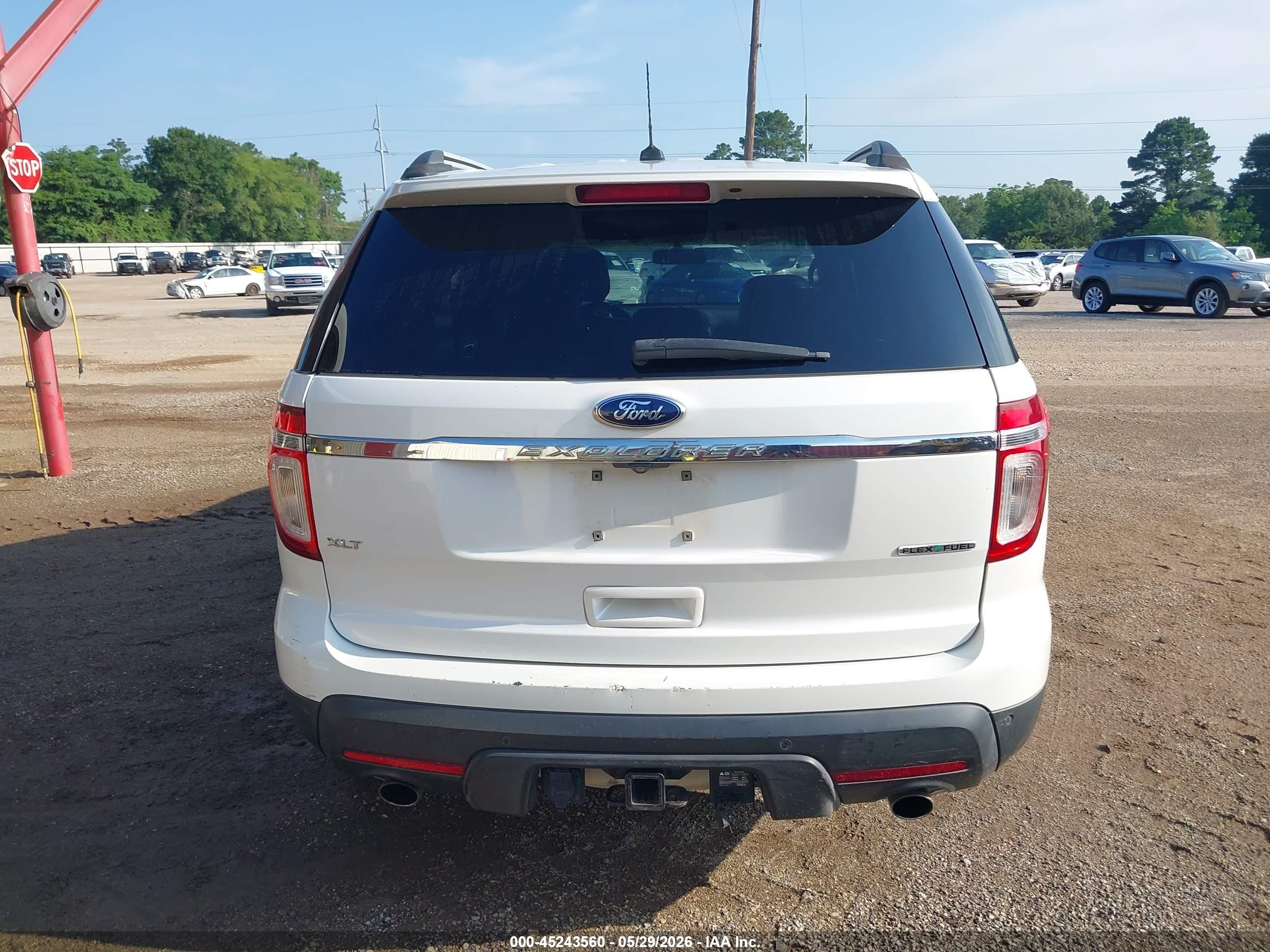 2013 Ford Explorer Xlt White vin: 1FM5K7D80DGA83821