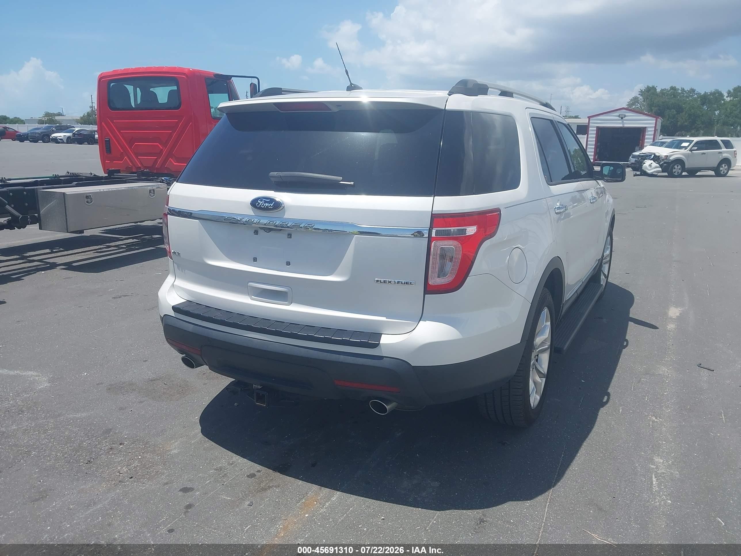 2014 Ford Explorer Xlt White vin: 1FM5K7D80EGA58077