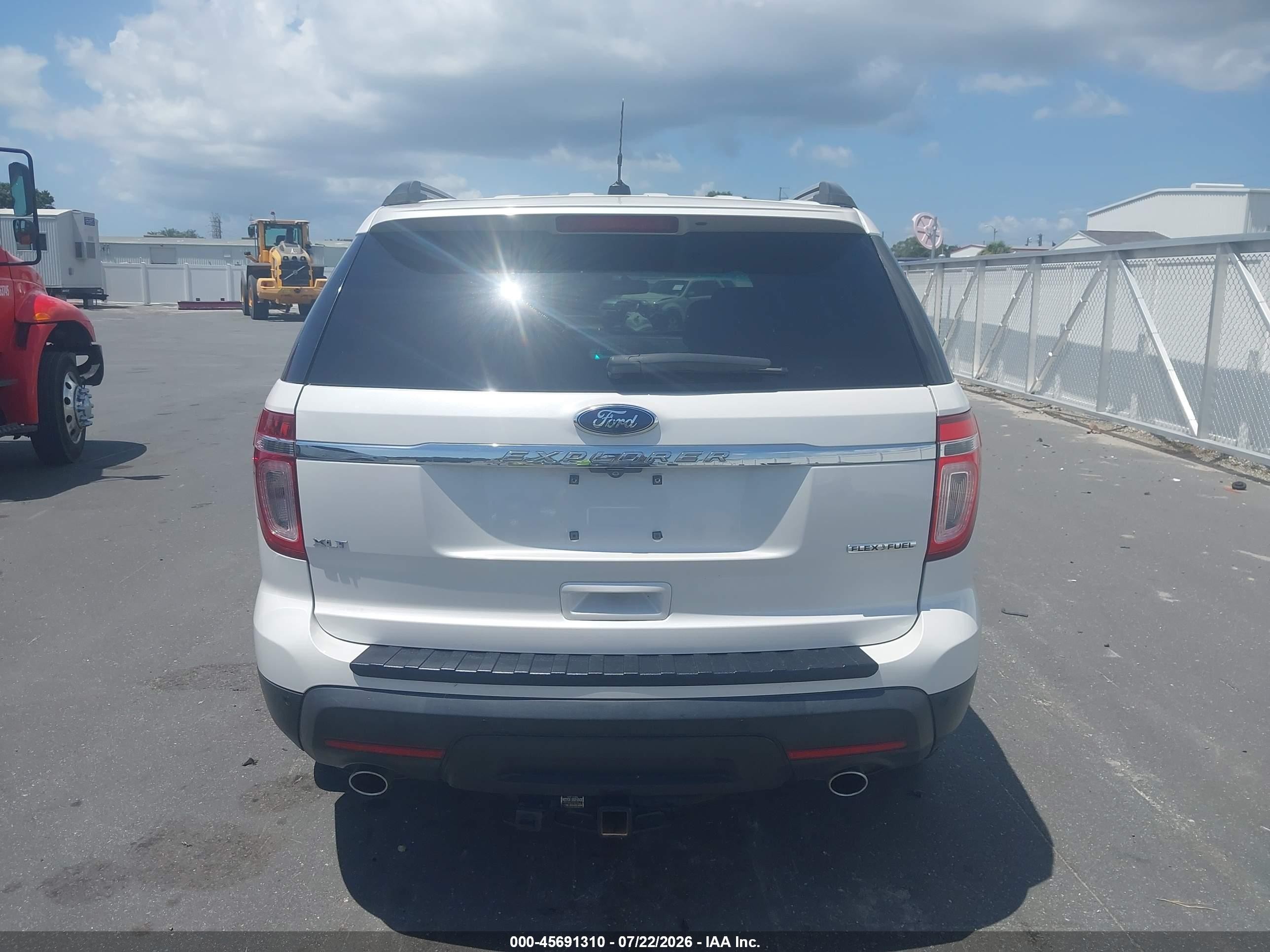 2014 Ford Explorer Xlt White vin: 1FM5K7D80EGA58077