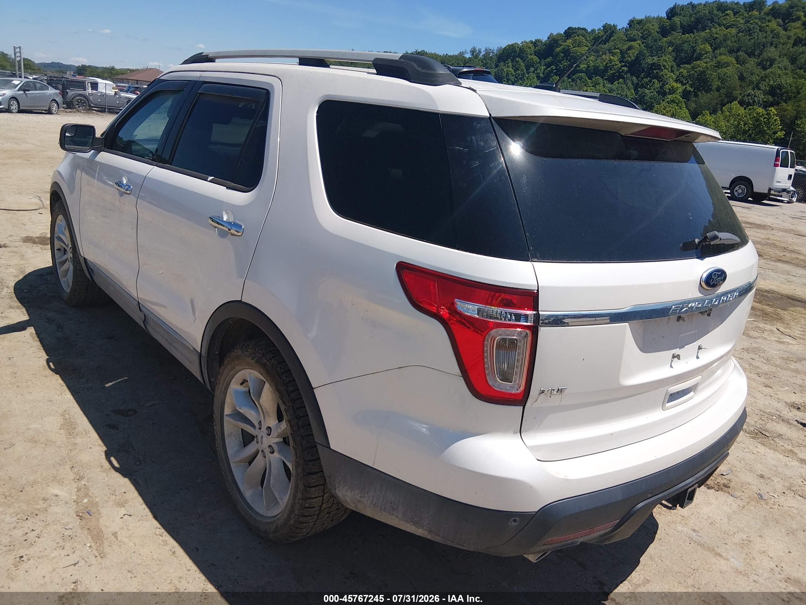 2014 Ford Explorer Xlt White vin: 1FM5K7D80EGA62792