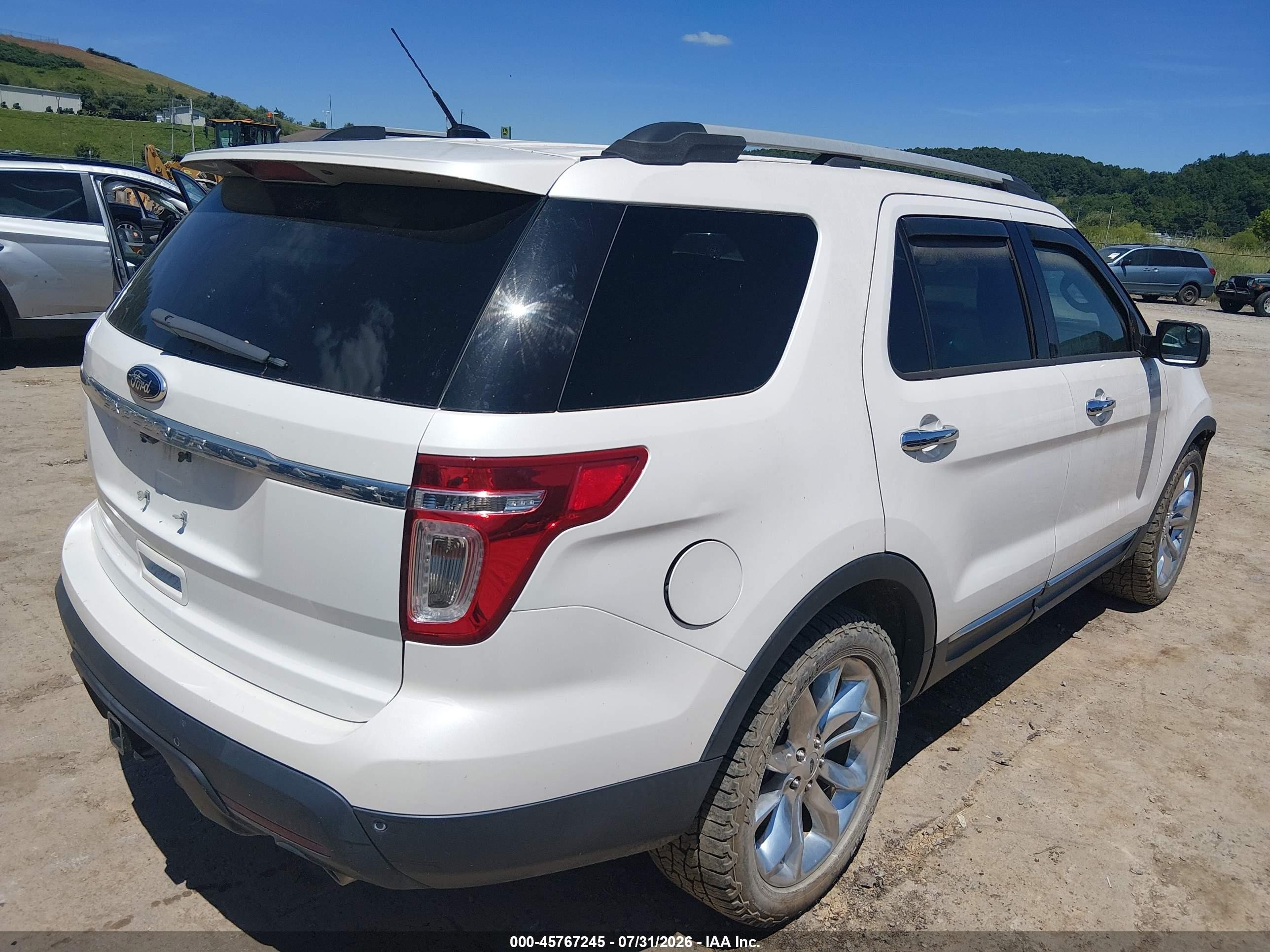 2014 Ford Explorer Xlt White vin: 1FM5K7D80EGA62792