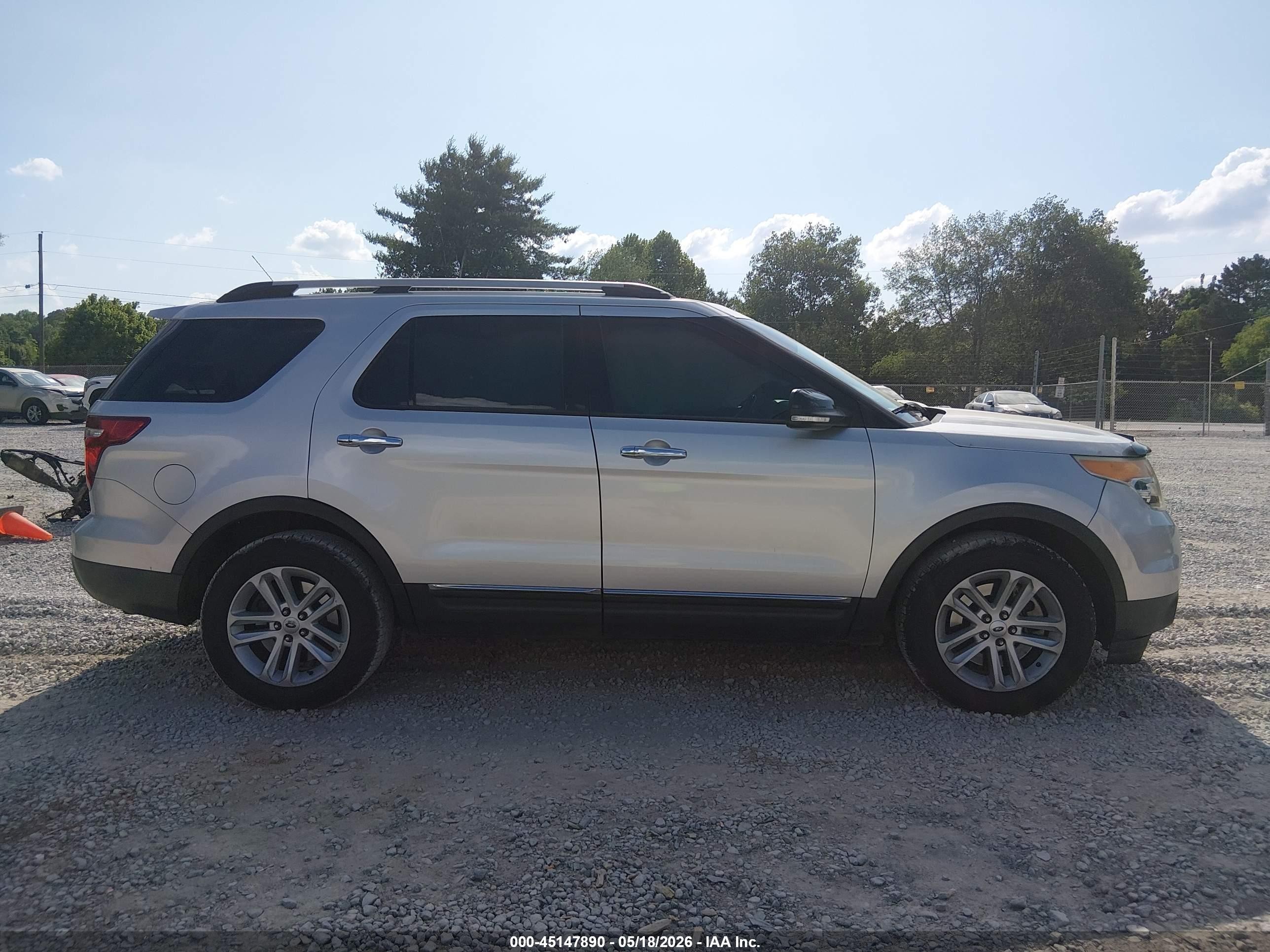 2014 Ford Explorer Xlt Silver vin: 1FM5K7D80EGA97428